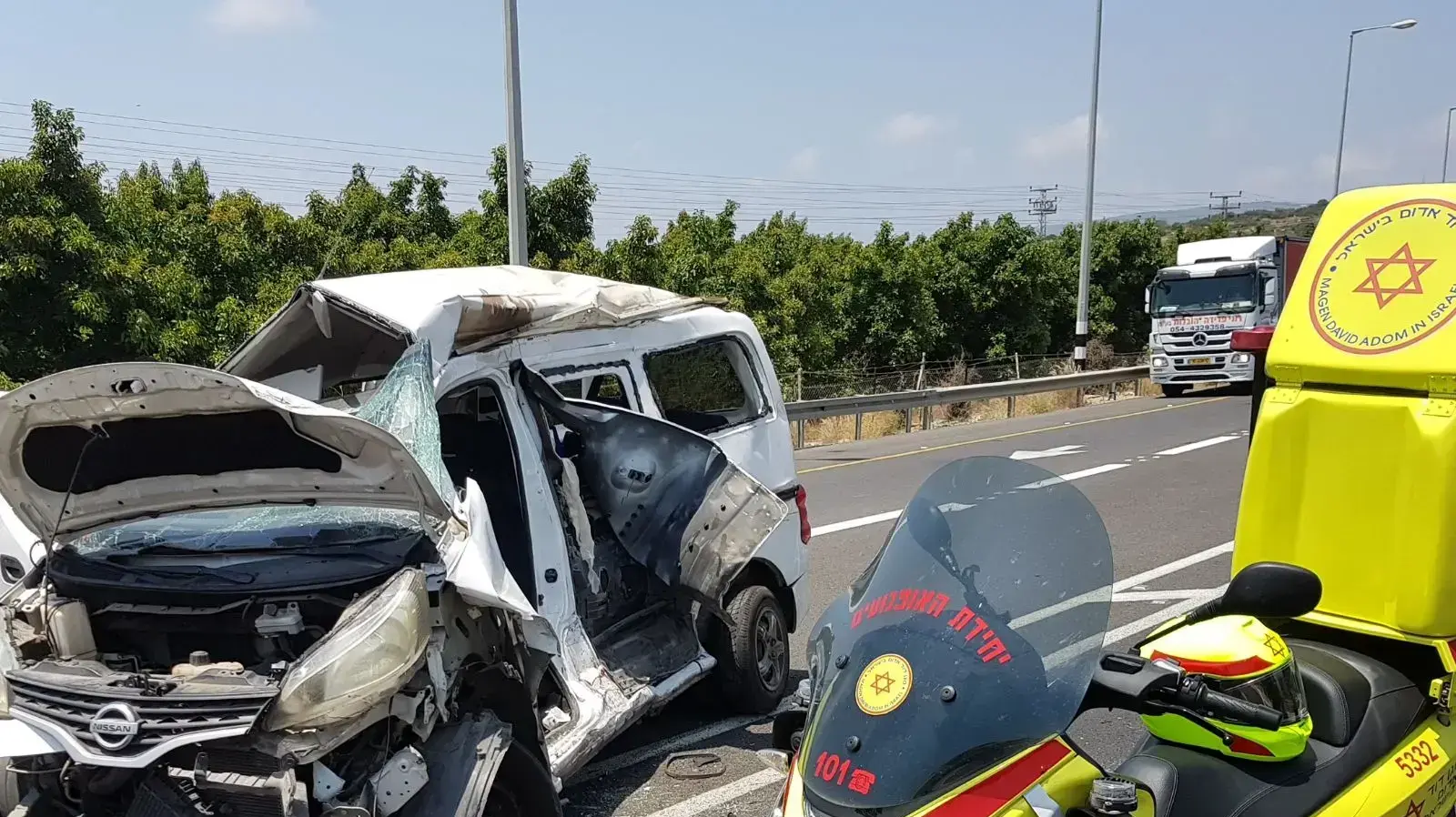 תאונה קשה בין משאית לרכב מסחרי בכביש בין מושב עבדון ליישוב מנות 17 ביולי 2017