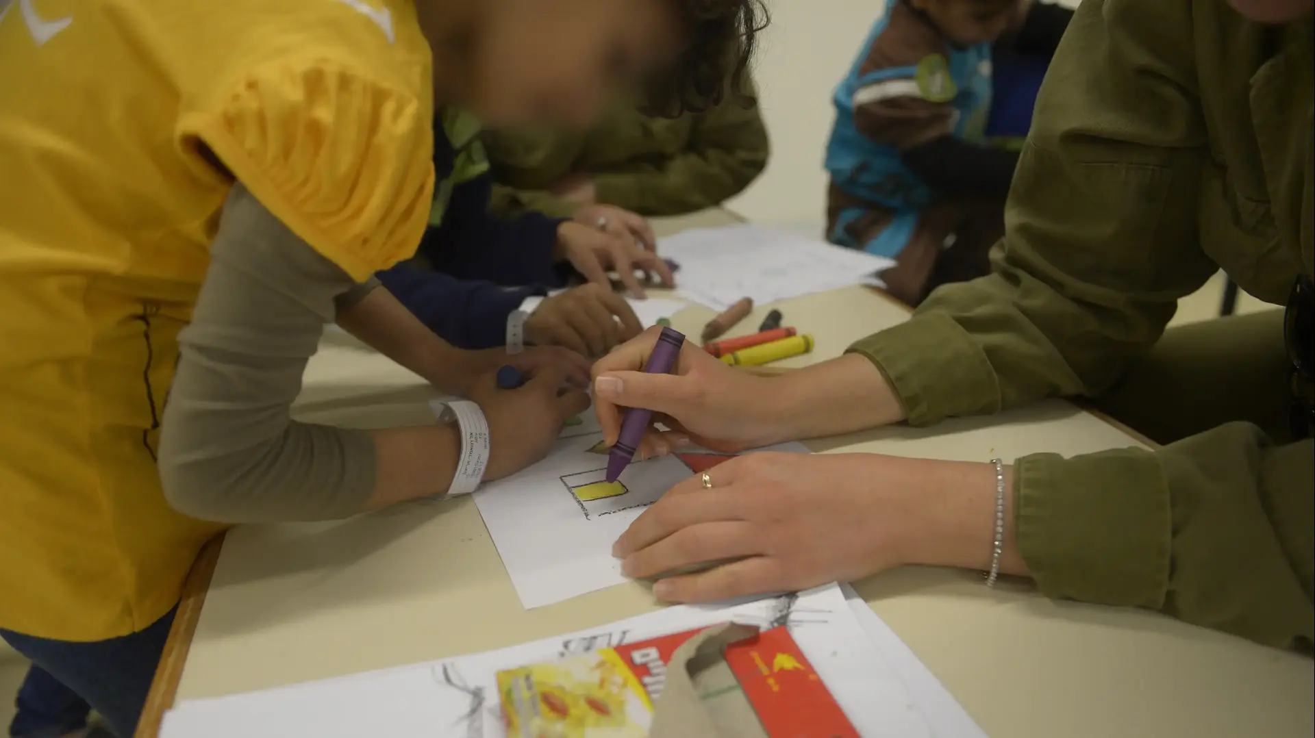 צה"ל מסייע לפליטים הסורים במסגרת פעילות יחידת "שכנות טובה" יולי 2017 צה"ל מסייע לפליטים הסורים במסגרת פעילות יחידת "שכנות טובה" יולי 2017