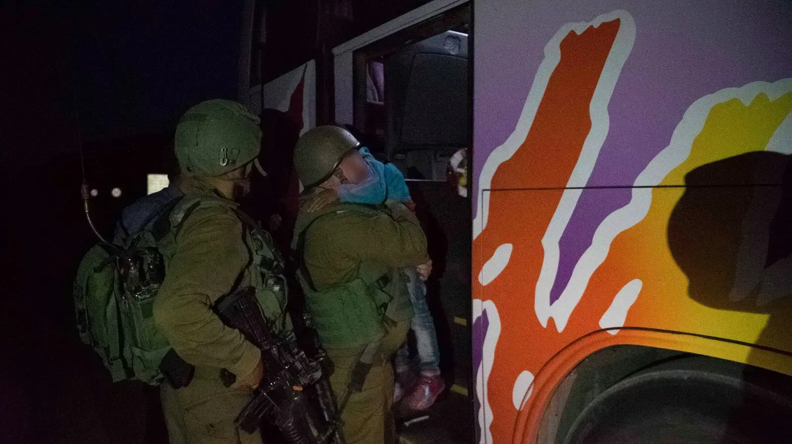 צה"ל מסייע לפליטים הסורים במסגרת פעילות יחידת "שכנות טובה" יולי 2017 צה"ל מסייע לפליטים הסורים במסגרת פעילות יחידת "שכנות טובה" יולי 2017
