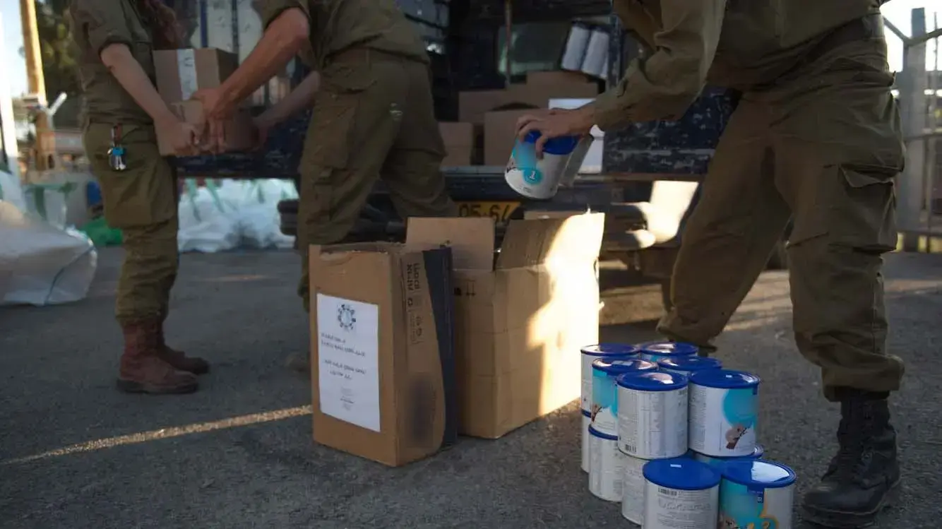 צה"ל מסייע לפליטים הסורים במסגרת פעילות יחידת "שכנות טובה" יולי 2017 צה"ל מסייע לפליטים הסורים במסגרת פעילות יחידת "שכנות טובה" יולי 2017