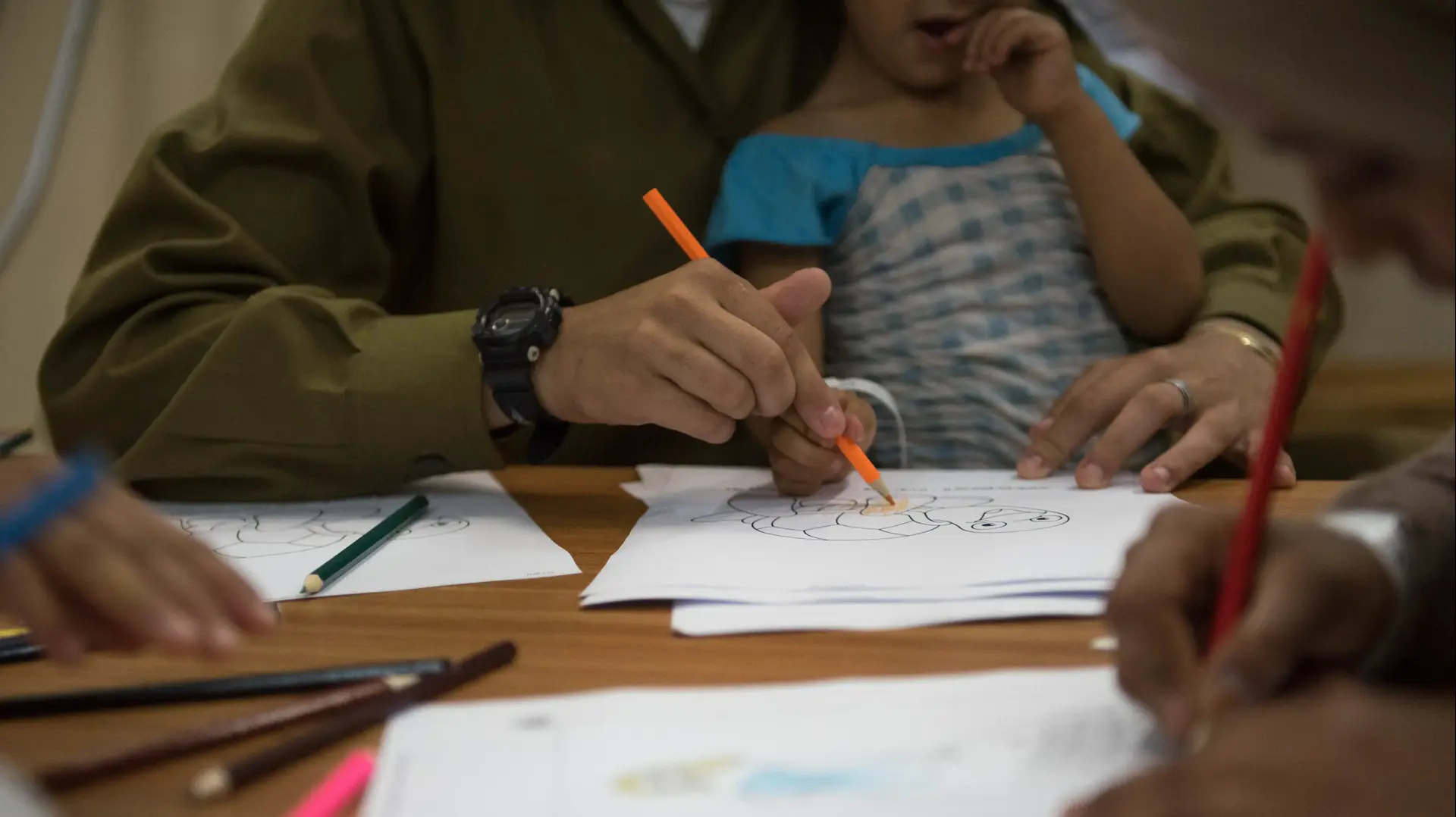 צה"ל מסייע לפליטים הסורים במסגרת פעילות יחידת "שכנות טובה" יולי 2017 צה"ל מסייע לפליטים הסורים במסגרת פעילות יחידת "שכנות טובה" יולי 2017