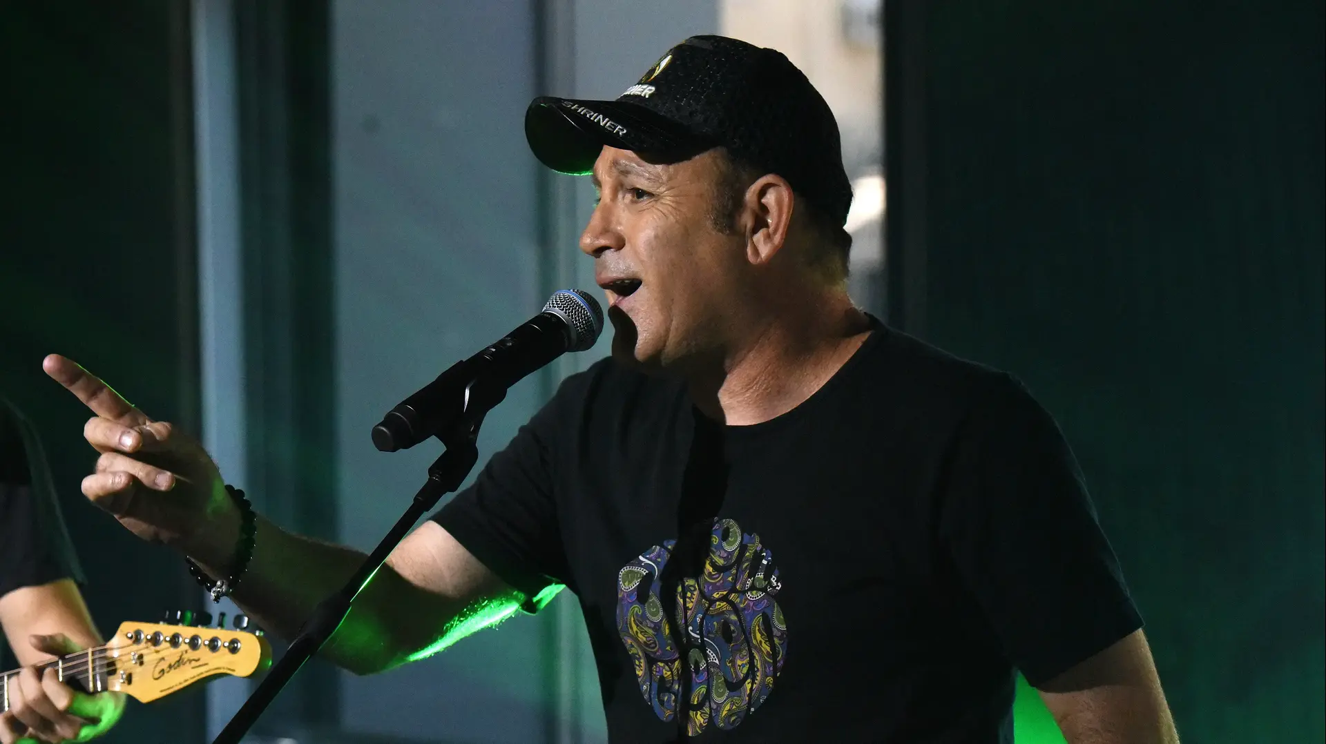 להקת אתניקס מופיעה באולפן וואלה! NEWS