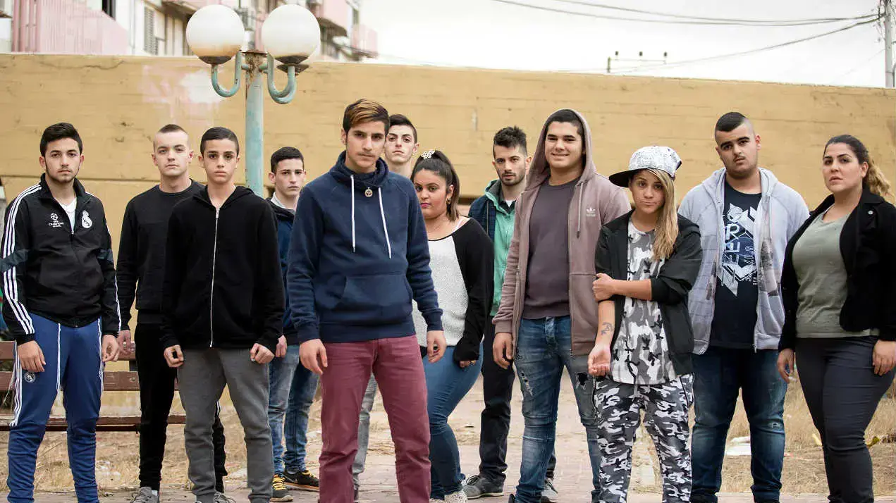 מוטלים בספק מוטלים בספק