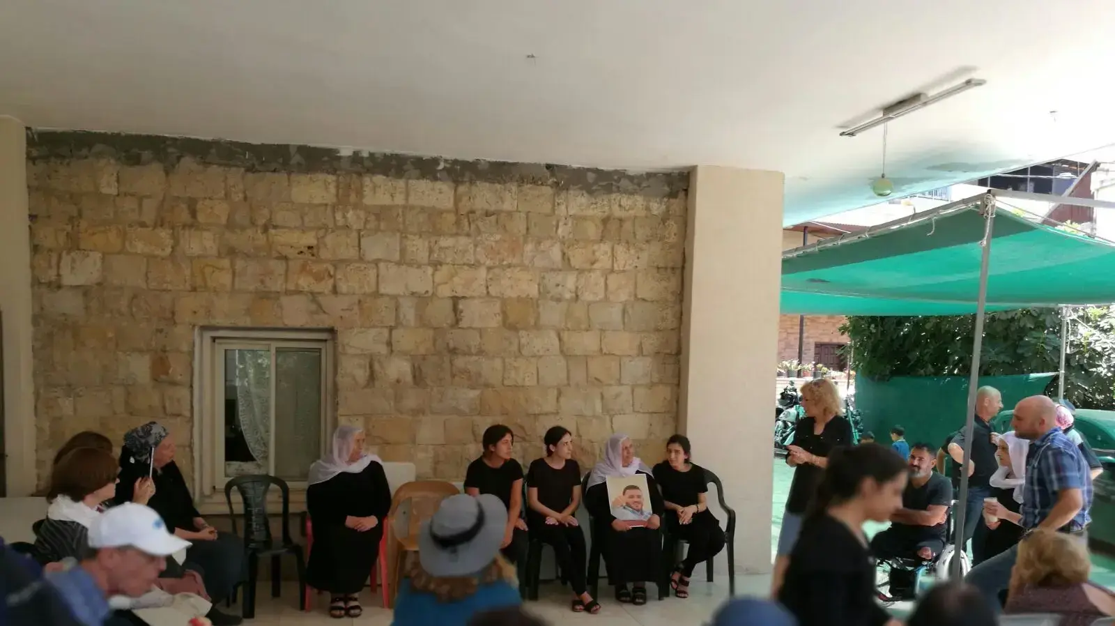 ביקור המשפחה השכולה בחורפיש שאיבדה את בנה השוטר בהר הבית ביקור המשפחה השכולה בחורפיש שאיבדה את בנה השוטר בהר הבית
