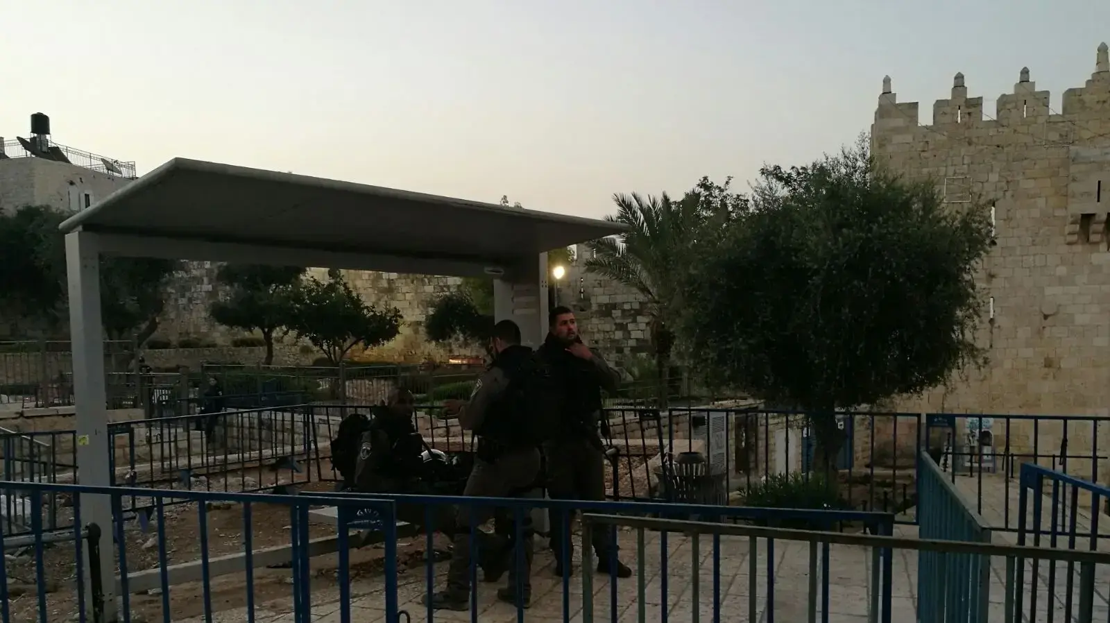 כוננות לקראת תפילת יום השישי בהר הבית כוננות לקראת תפילת יום השישי בהר הבית