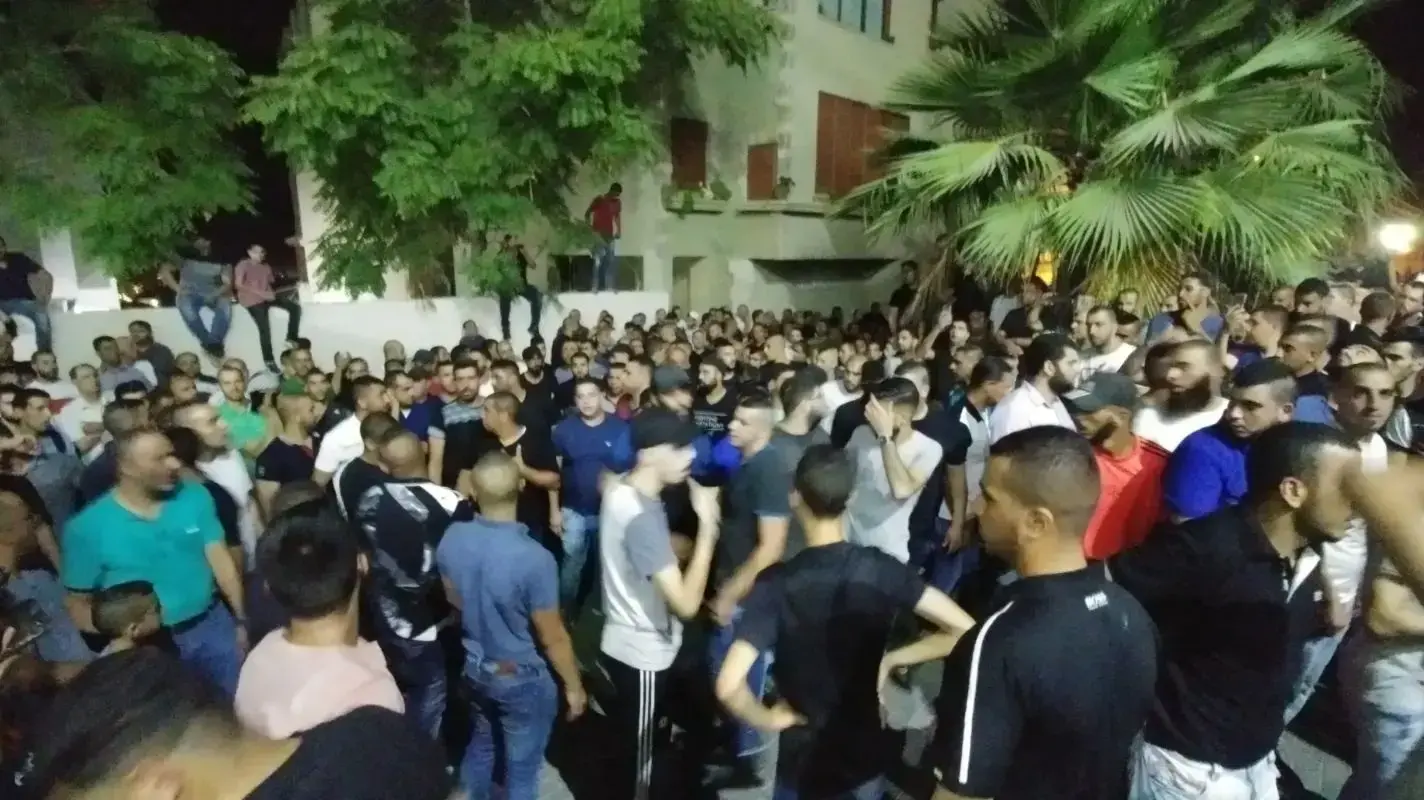 אלפי תושבי אום אל-פחם במסע הלוויית שלושת המחבלים מהפיגוע בהר הבית, 27 ביולי 2017 אלפי תושבי אום אל-פחם במסע הלוויית שלושת המחבלים מהפיגוע בהר הבית, 27 ביולי 2017