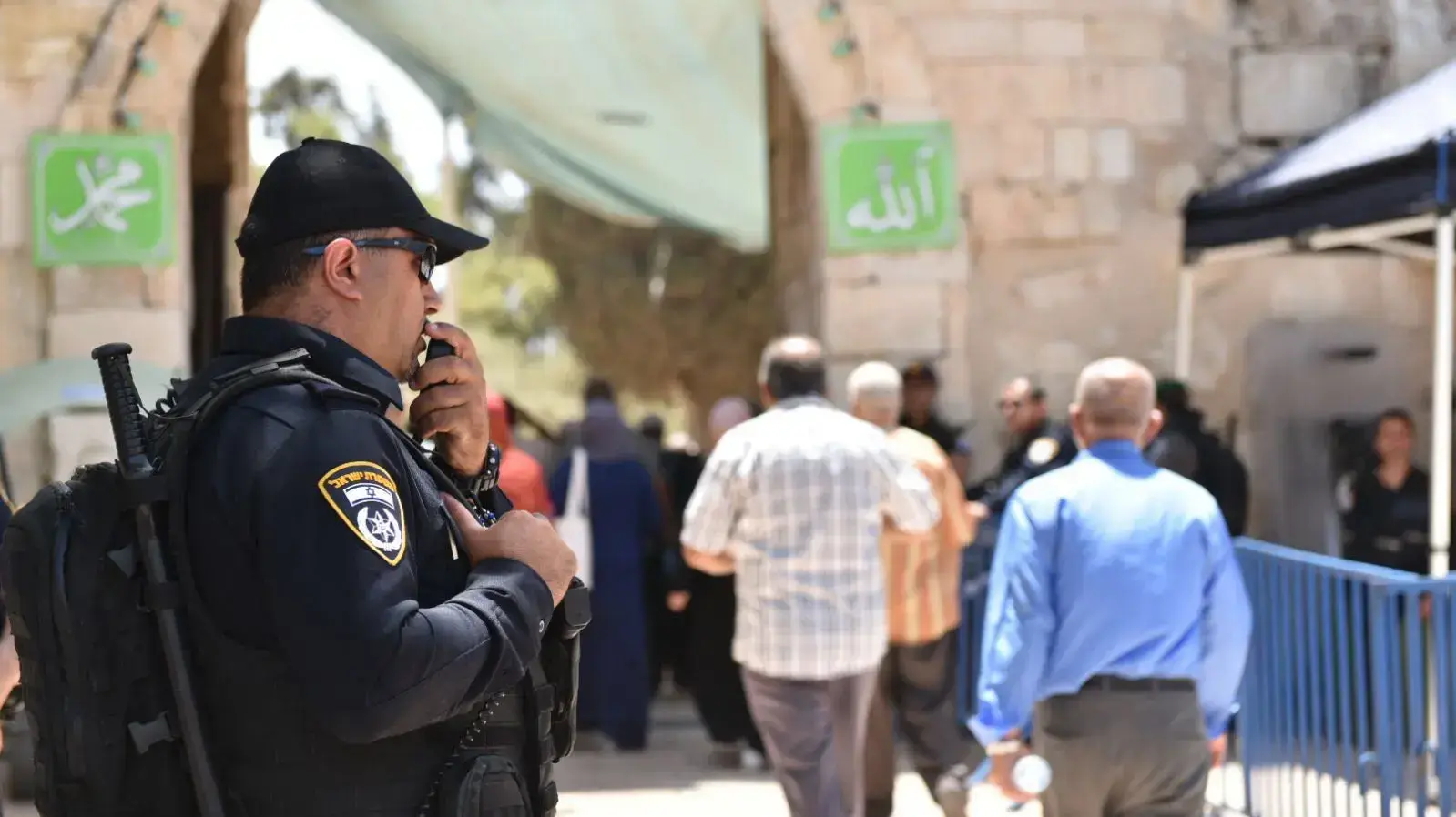 כוחות משטרה בעיר העתיקה בירושלים, 28 ביולי 2017 כוחות משטרה בעיר העתיקה בירושלים, 28 ביולי 2017