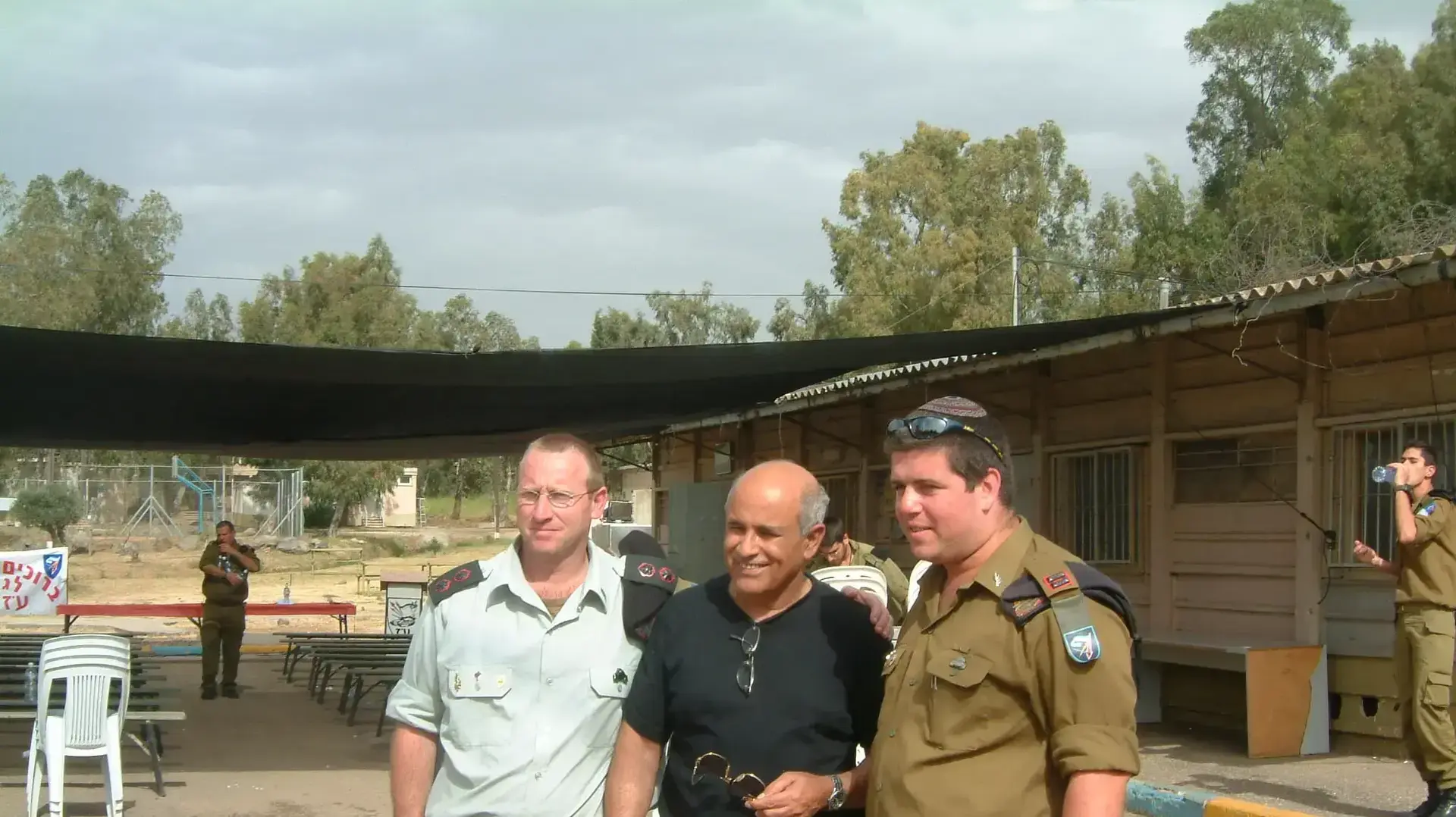 אל"מ איציק רונן עם מפקד גדוד הראל ואביגדור קהלני. 28 ביולי 2017 אל"מ איציק רונן עם מפקד גדוד הראל ואביגדור קהלני. 28 ביולי 2017