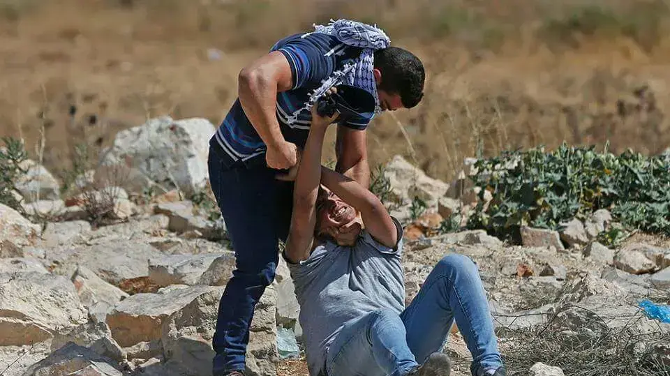 מעצר מפגינים בכניסה לאל-בירה בידי מסתערבי מג"ב מעצר מפגינים בכניסה לאל-בירה בידי מסתערבי מג"ב