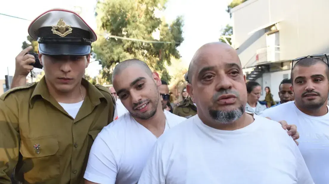 צ'רלי ואלאור אזריה לאחר גזר הדין בערעור שהם הגישו לבית המשפט הצבאי, 30 ביולי 2917 צ'רלי ואלאור אזריה לאחר גזר הדין בערעור שהם הגישו לבית המשפט הצבאי, 30 ביולי 2917