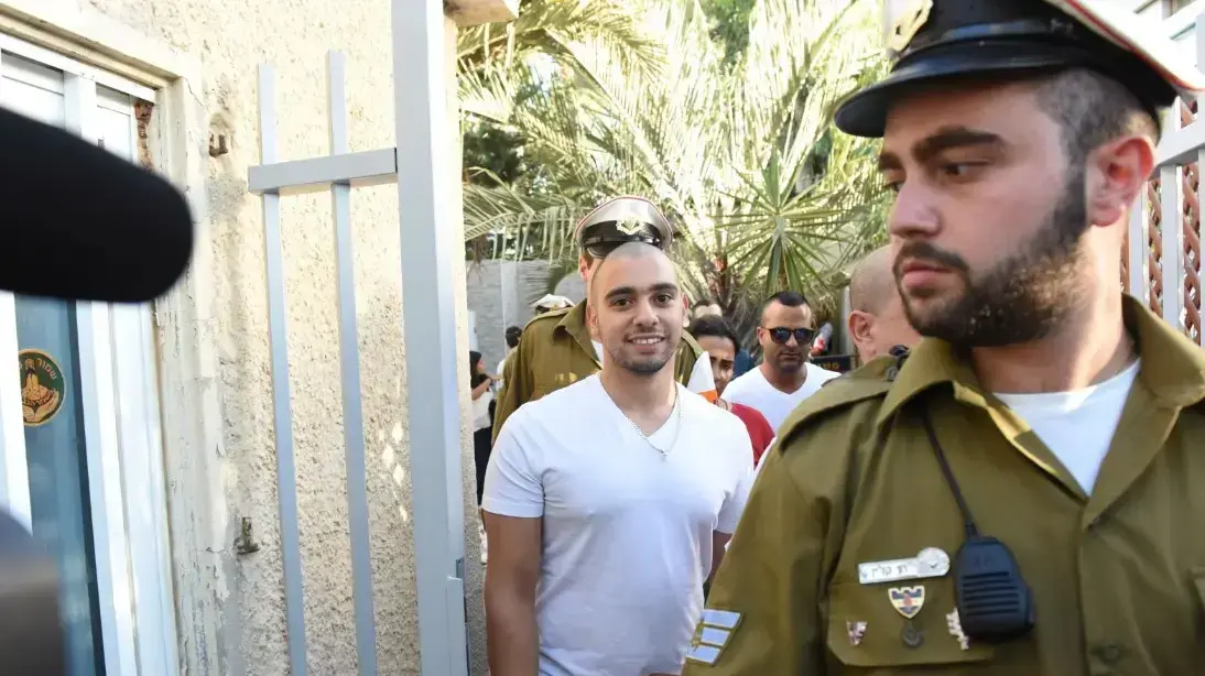 אלאור אזריה לאחר גזר הדין בערעור שהם הגישו לבית המשפט הצבאי, 30 ביולי 2917 אלאור אזריה לאחר גזר הדין בערעור שהם הגישו לבית המשפט הצבאי, 30 ביולי 2917