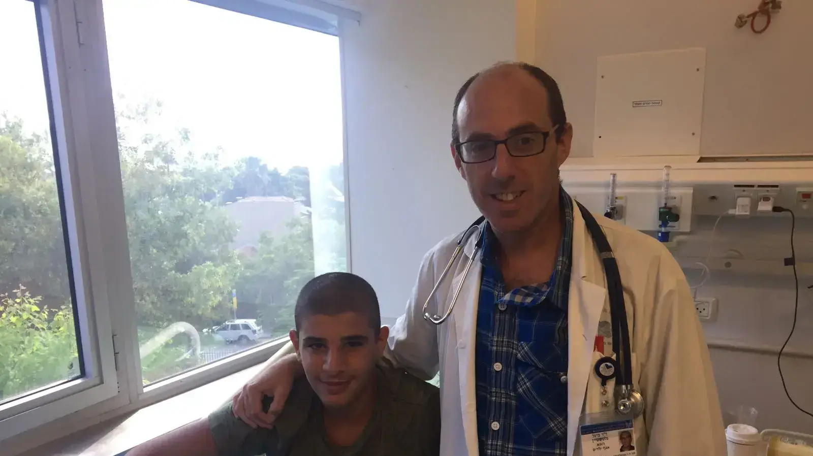 רותם ריעני, ננשך על- ידי נחש 