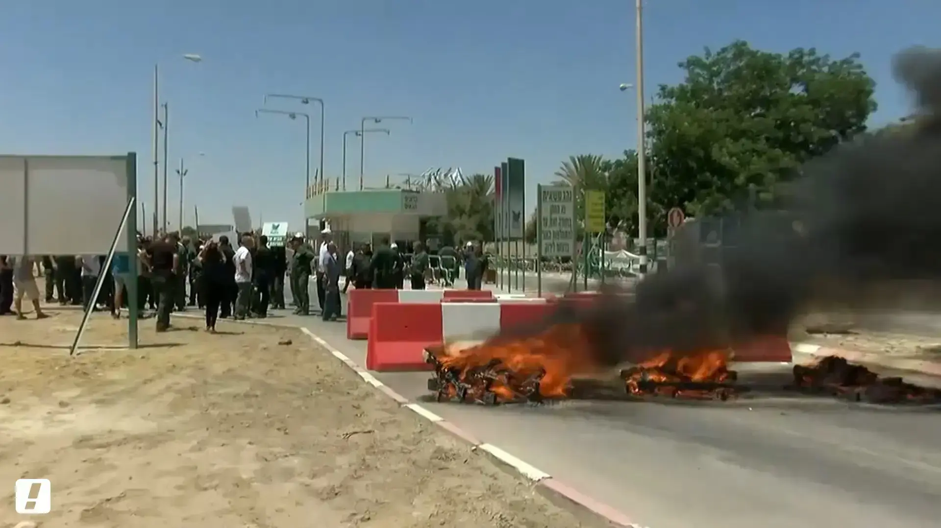 יו"ר ועד עובדי חיפה כימיקלים בדרום על ההחלטה לסגור את המפעל: "אנחנו לא מוותרים" יו"ר ועד עובדי חיפה כימיקלים בדרום על ההחלטה לסגור את המפעל: "אנחנו לא מוותרים"
