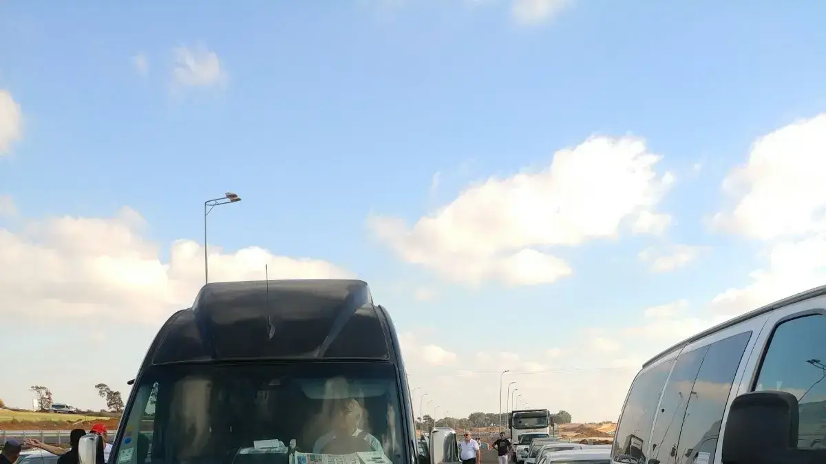 חסימת כביש מספר 2 בין יקום לנתניה, כביש החוף לכיוון צפון 20 ע"י רכבי נכים שמפגינים 3 באוגוסט 2017 חסימת כביש מספר 2 בין יקום לנתניה, כביש החוף לכיוון צפון 20 ע"י רכבי נכים שמפגינים 3 באוגוסט 2017