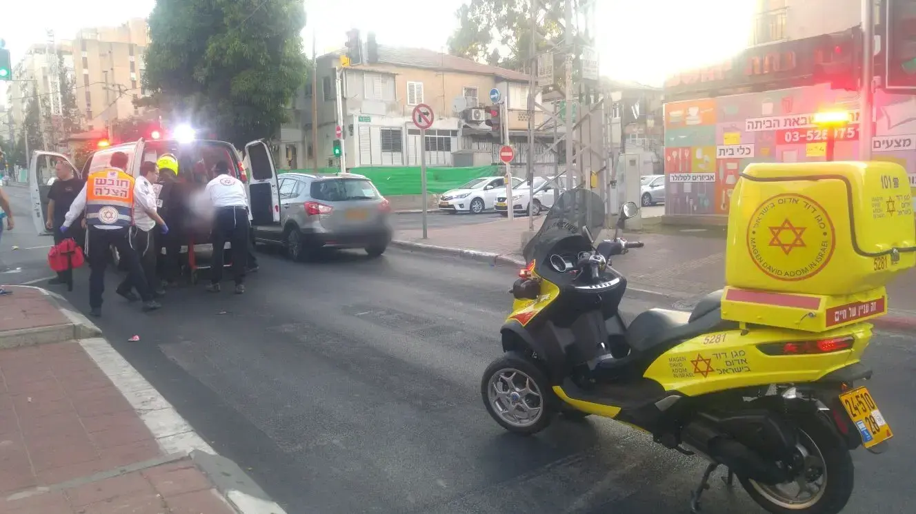 הולך רגל כבן 60 נפצע קשה מפגיעת מונית ברמת גן, 4 באוגוסט 2017 הולך רגל כבן 60 נפצע קשה מפגיעת מונית ברמת גן, 4 באוגוסט 2017