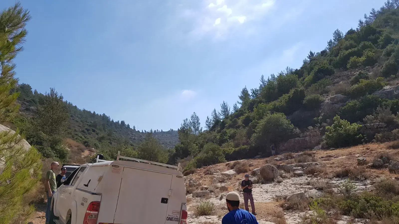 70 מטיילים חולצו ללא פגע לאחר שהושלכו לעברם אבנים בבנימין, 4 באוגוסט 2017 70 מטיילים חולצו ללא פגע לאחר שהושלכו לעברם אבנים בבנימין, 4 באוגוסט 2017