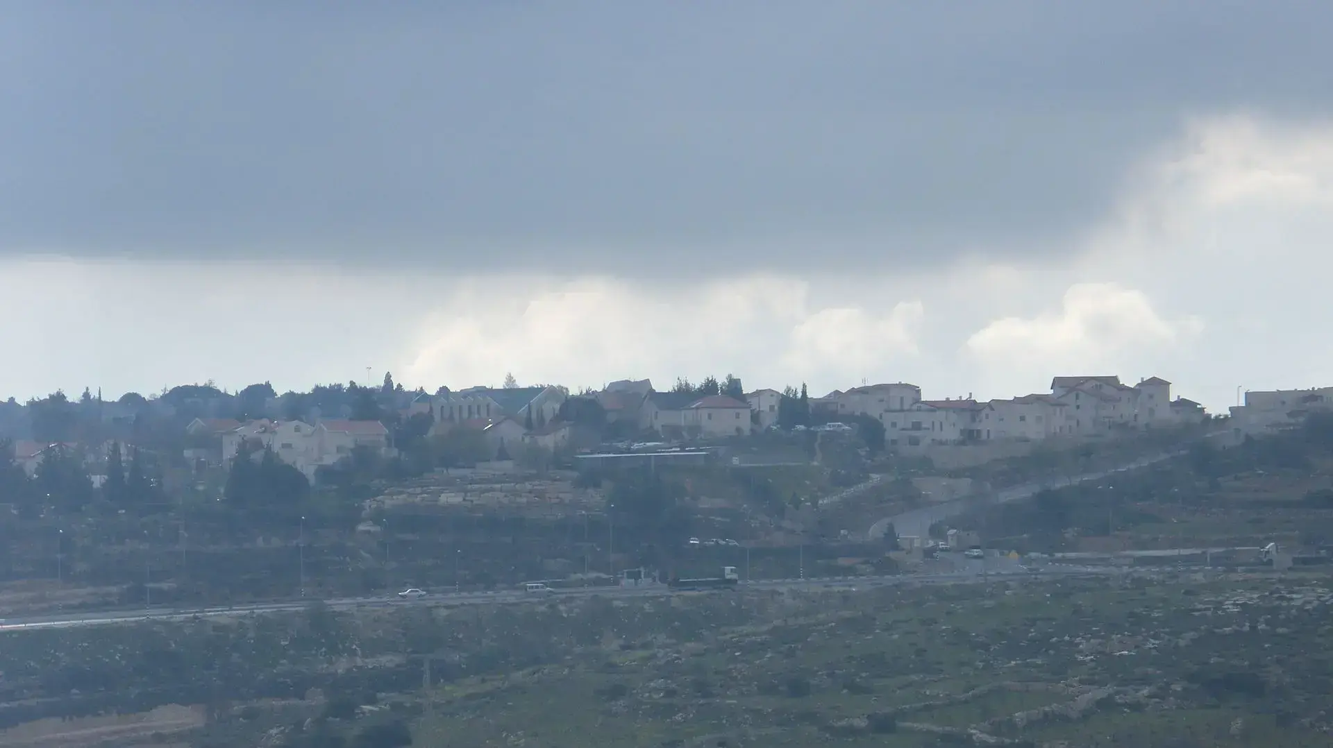 מבט על הישוב אלעזר במבט מאפרת, שכונת נתיב האבות אוגוסט 2017 מבט על הישוב אלעזר במבט מאפרת, שכונת נתיב האבות אוגוסט 2017