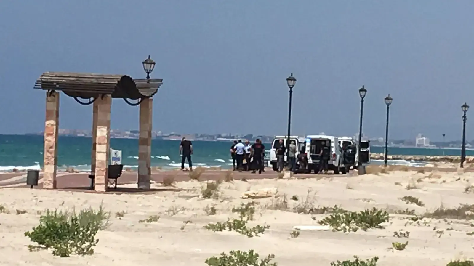 אליעד בר, מציל בחוף קרית ים, שמצא במים מטען חבלה 9 באוגוסט 2017 אליעד בר, מציל בחוף קרית ים, שמצא במים מטען חבלה 9 באוגוסט 2017