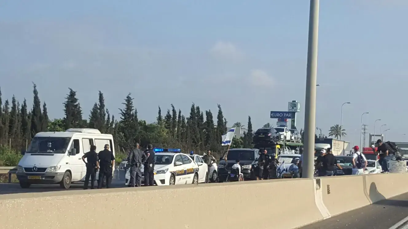 הפגנת הנכים בכביש 2, כביש החוף- חוסמים את הכביש 14 באוגוסט 2017