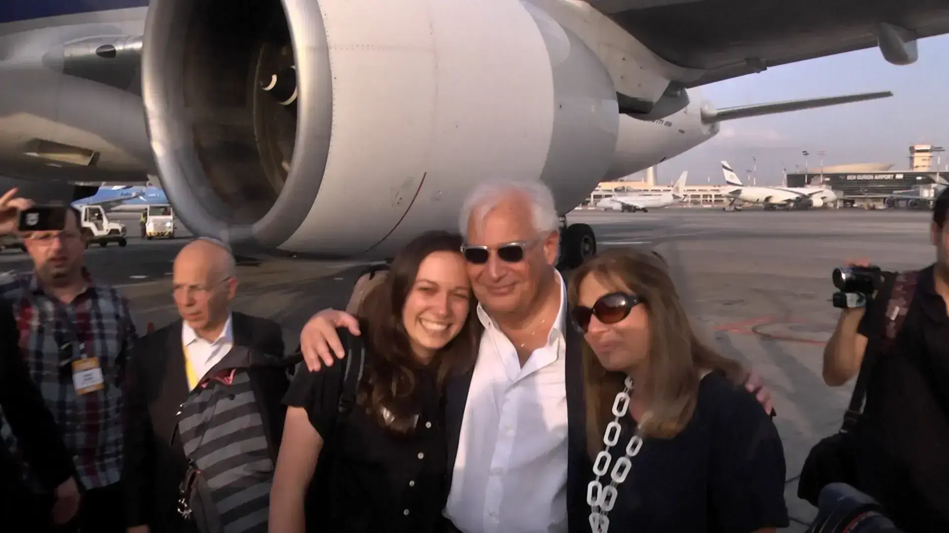 טליה פרידמן, 23, בתו של שגריר ארה"ב בישראל, נחתה בנתב"ג יחד עם מאות עולים אחרים