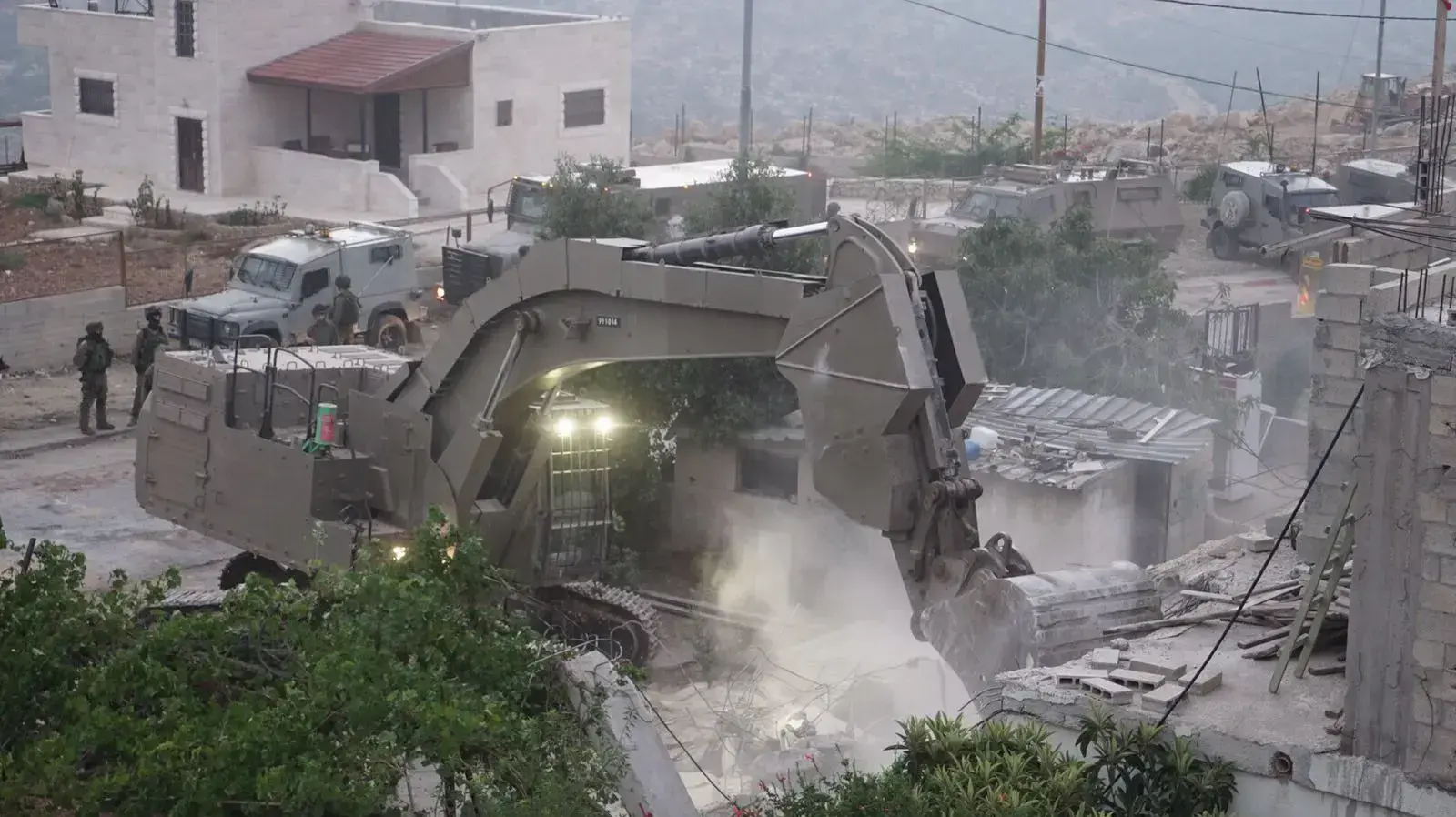 הריסת בית המחבל שביצע את הפיגוע בחלמיש בכפר כובר הריסת בית המחבל שביצע את הפיגוע בחלמיש בכפר כובר