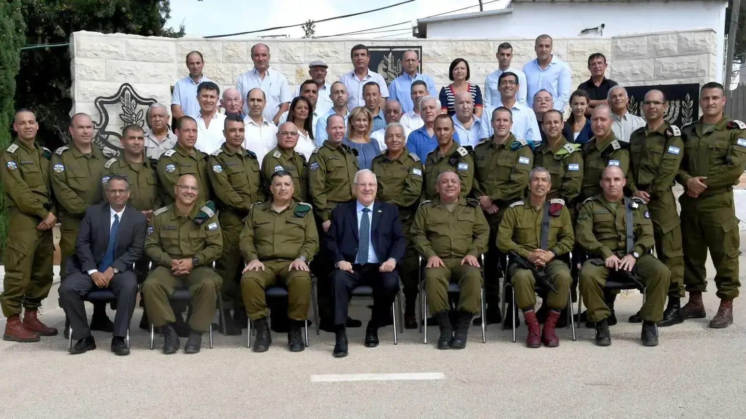 נשיא המדינה ערך היום סיור צבאי עם הרמטכ"ל והמתפ"ש במנהל האזרחי באיו"ש 16.8.17 נשיא המדינה ערך היום סיור צבאי עם הרמטכ"ל והמתפ"ש במנהל האזרחי באיו"ש 16.8.17