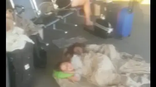 מאות נוסעים של אל על שהיו אמורים להמריא אתמול בערב לבנקוק. נתקעו בנמל התעופה בן גוריון במשך יותר מעשר שעות 17 ctuduxy 2017 מאות נוסעים של אל על שהיו אמורים להמריא אתמול בערב לבנקוק. נתקעו בנמל התעופה בן גוריון במשך יותר מעשר שעות 17 ctuduxy 2017