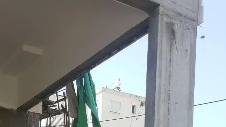 פיגום שקרס באתר בניה ברחוב סילבר בנהריה 17 באוגוסט 2017 פיגום שקרס באתר בניה ברחוב סילבר בנהריה 17 באוגוסט 2017