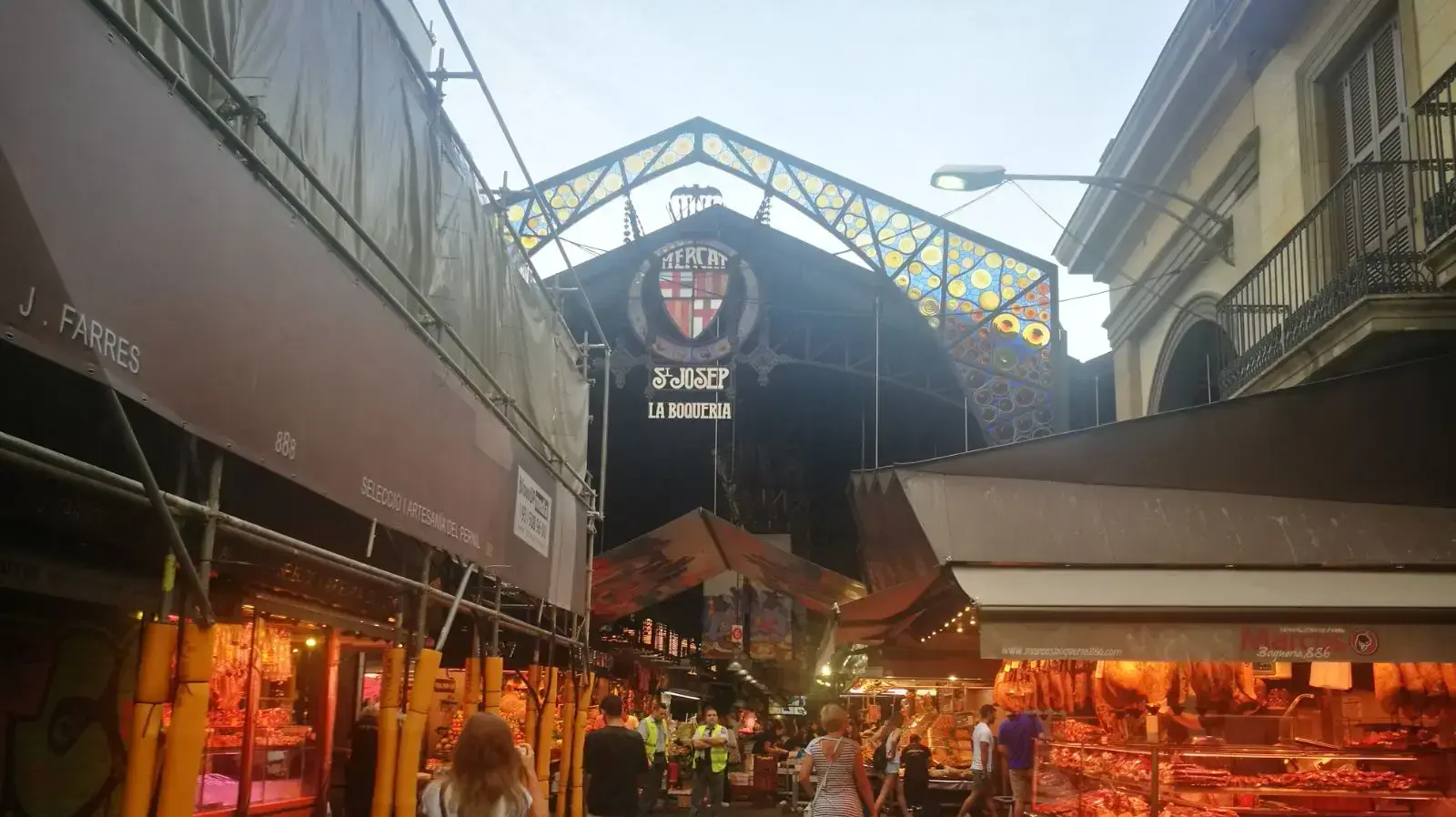 שוק לה בוקריה בברצלונה, יומיים לאחר הפיגוע בעיר, 19 באוגוסט 2017 שוק לה בוקריה בברצלונה, יומיים לאחר הפיגוע בעיר, 19 באוגוסט 2017