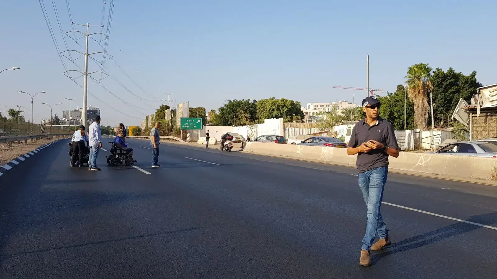 מחאת נכים בכביש 4 לדרום ממחלף מורשה 24.8.17 מחאת נכים בכביש 4 לדרום ממחלף מורשה 24.8.17