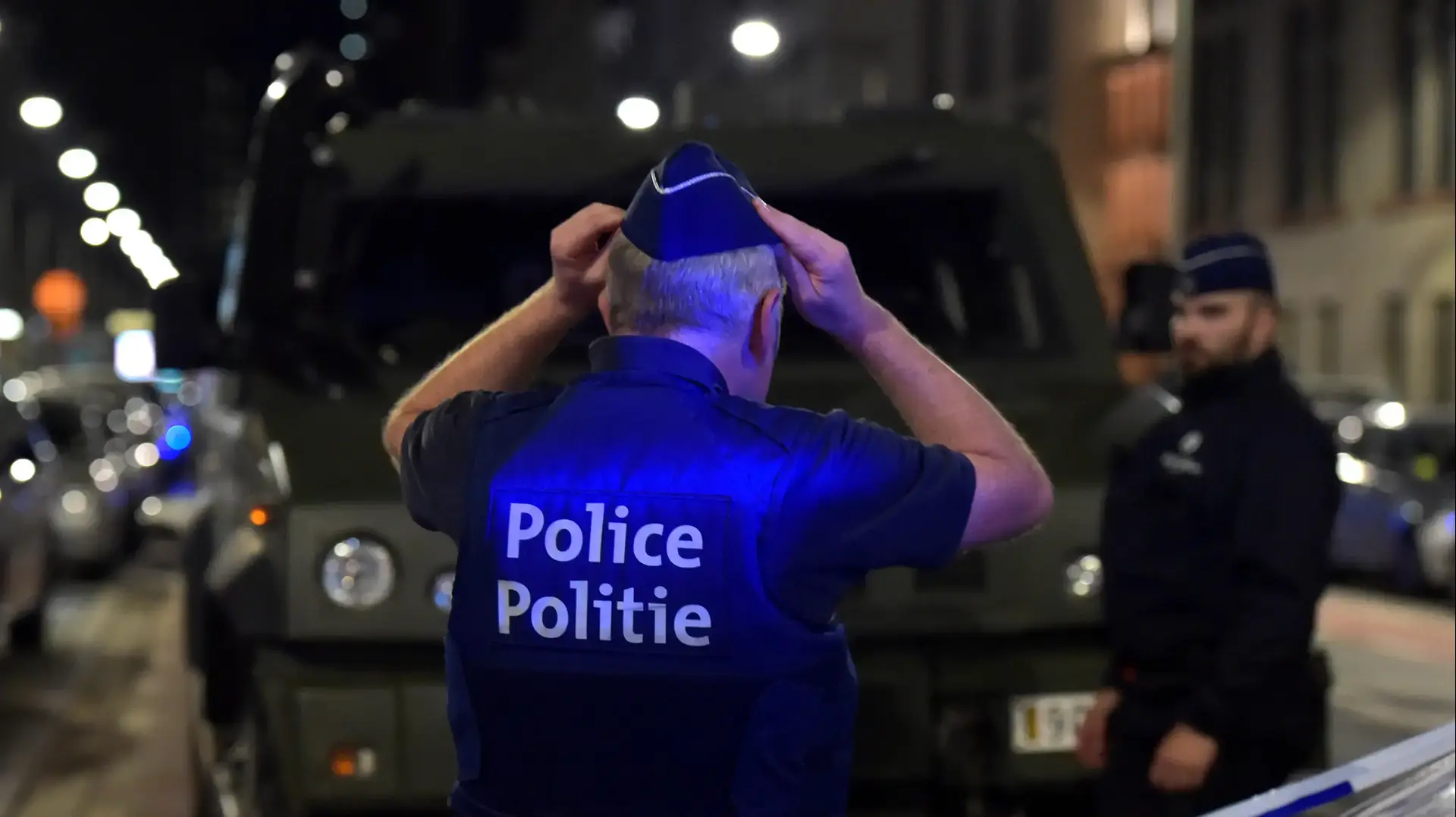 זירת פיגוע דקירה שבו נפצעו שני חיילים באורח קל בבריסל, בלגיה. 25 באוגוסט 2017 זירת פיגוע דקירה שבו נפצעו שני חיילים באורח קל בבריסל, בלגיה. 25 באוגוסט 2017