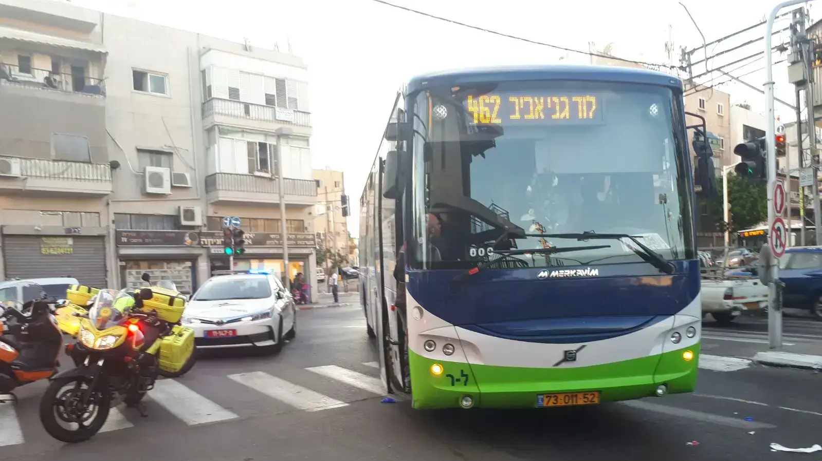 הולכת רגל שנפגעה מאוטובוס ברחוב לבנדה בתל אביב 29/8/17 הולכת רגל שנפגעה מאוטובוס ברחוב לבנדה בתל אביב 29/8/17