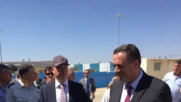 ישראל כץ, ג'ייסון גרנדלביט והאלוף יואב (פולי) מורדכי במעבר גלבוע 30.8.17 ישראל כץ, ג'ייסון גרנדלביט והאלוף יואב (פולי) מורדכי במעבר גלבוע 30.8.17