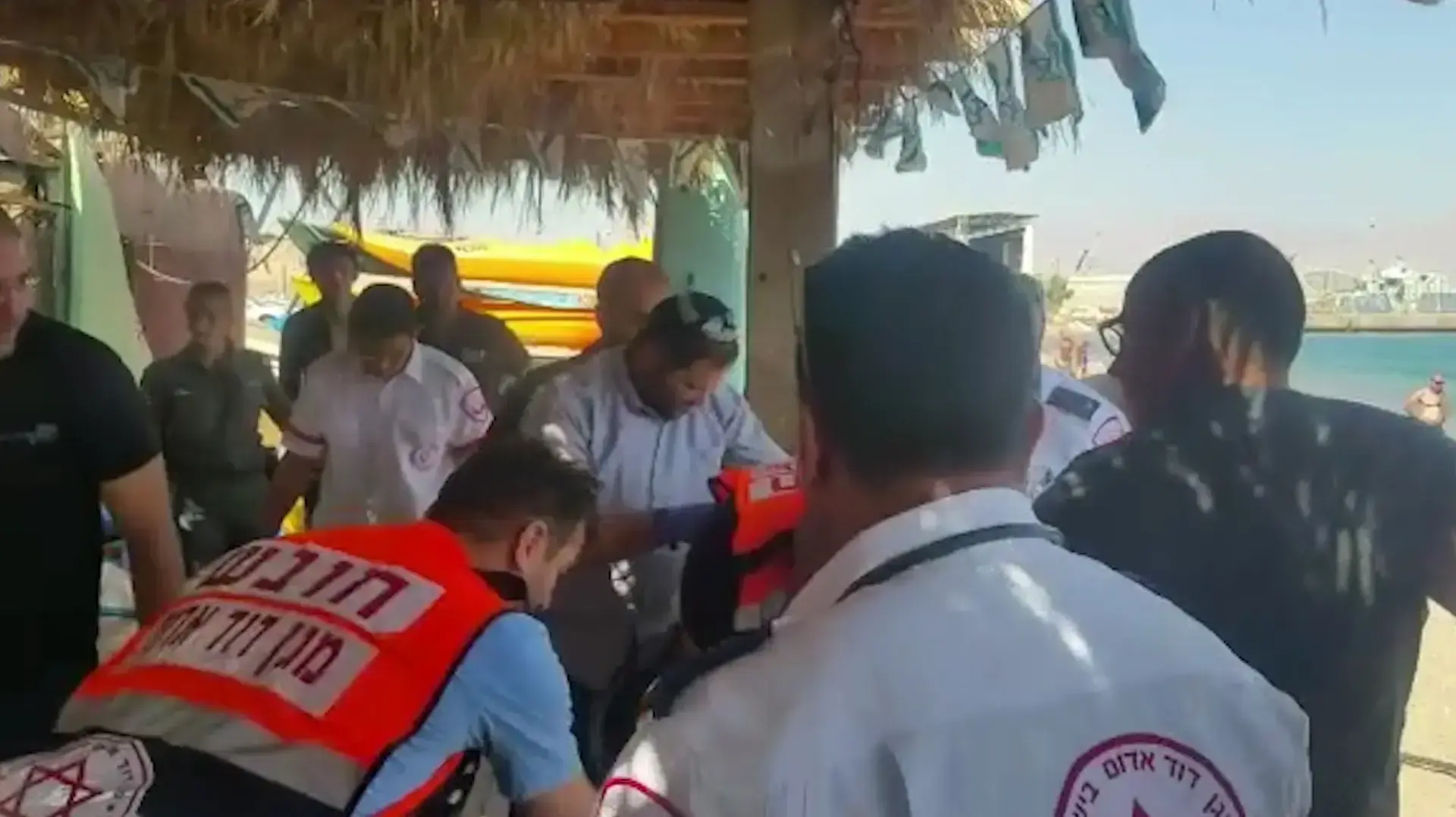 צעירה כבת 25 שצללה בחופי אילת נפצעה ואיבדה את הכרתה; צוותי מד"א פינו אותה לבי"ח יוספטל