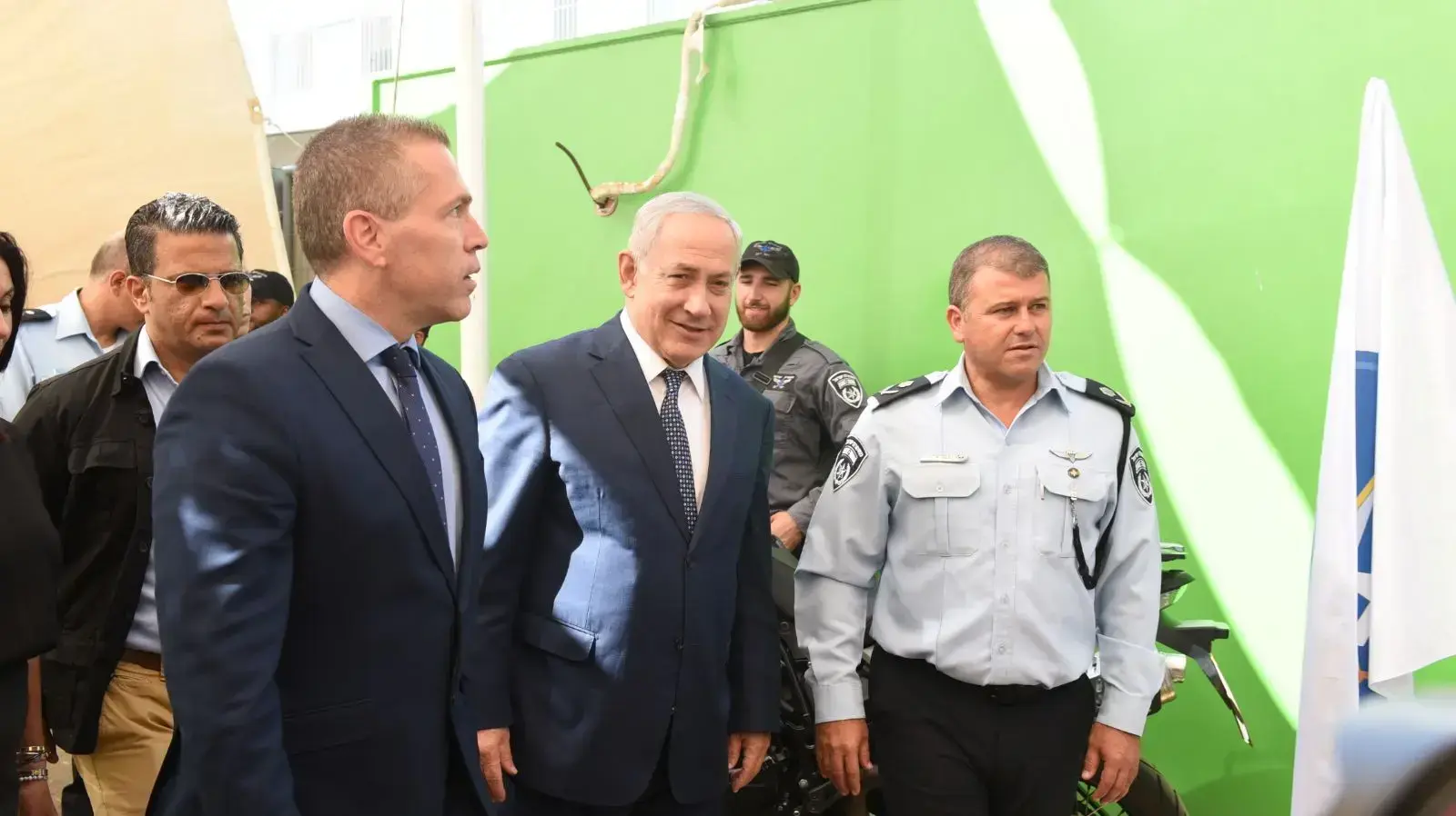 סיור של רה"מ בדרום תל אביב 31.8.17 סיור של רה"מ בדרום תל אביב 31.8.17