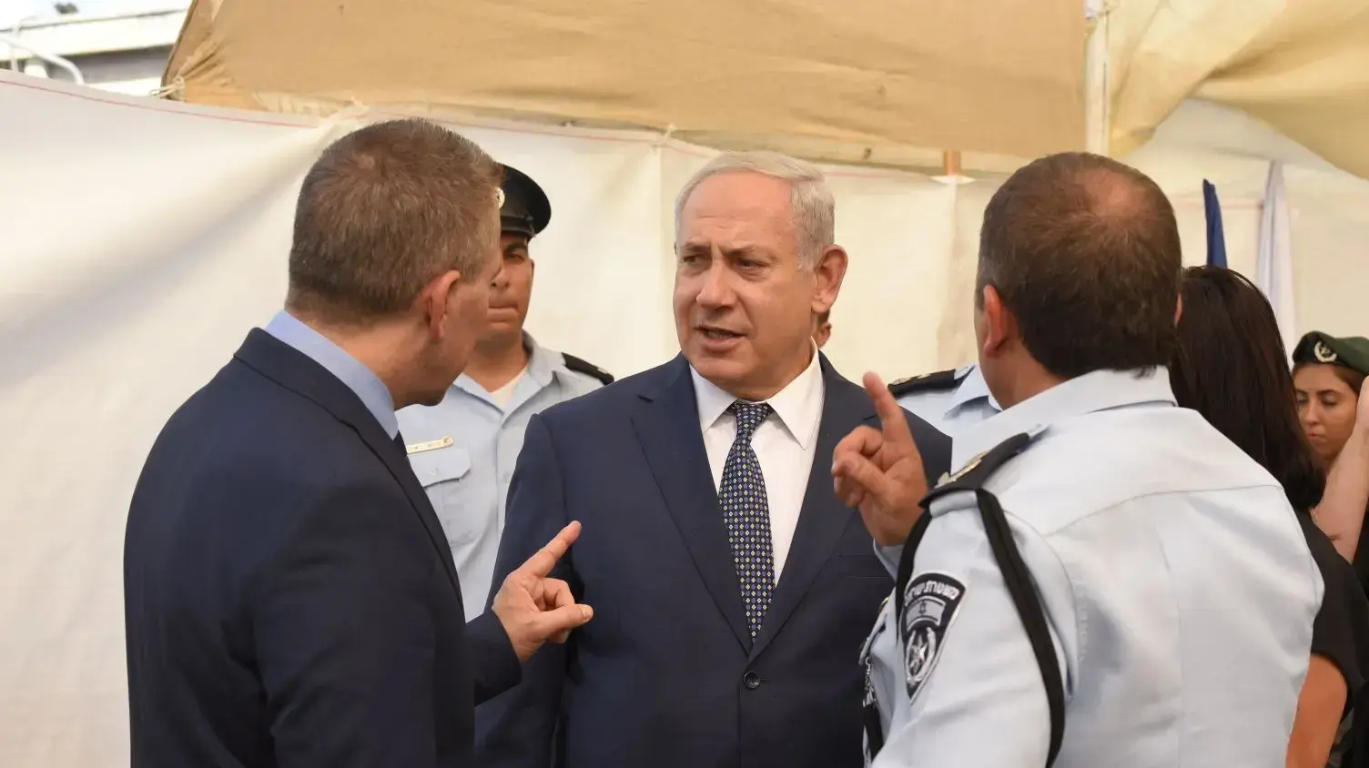 סיור של רה"מ בדרום תל אביב 31.8.17 סיור של רה"מ בדרום תל אביב 31.8.17