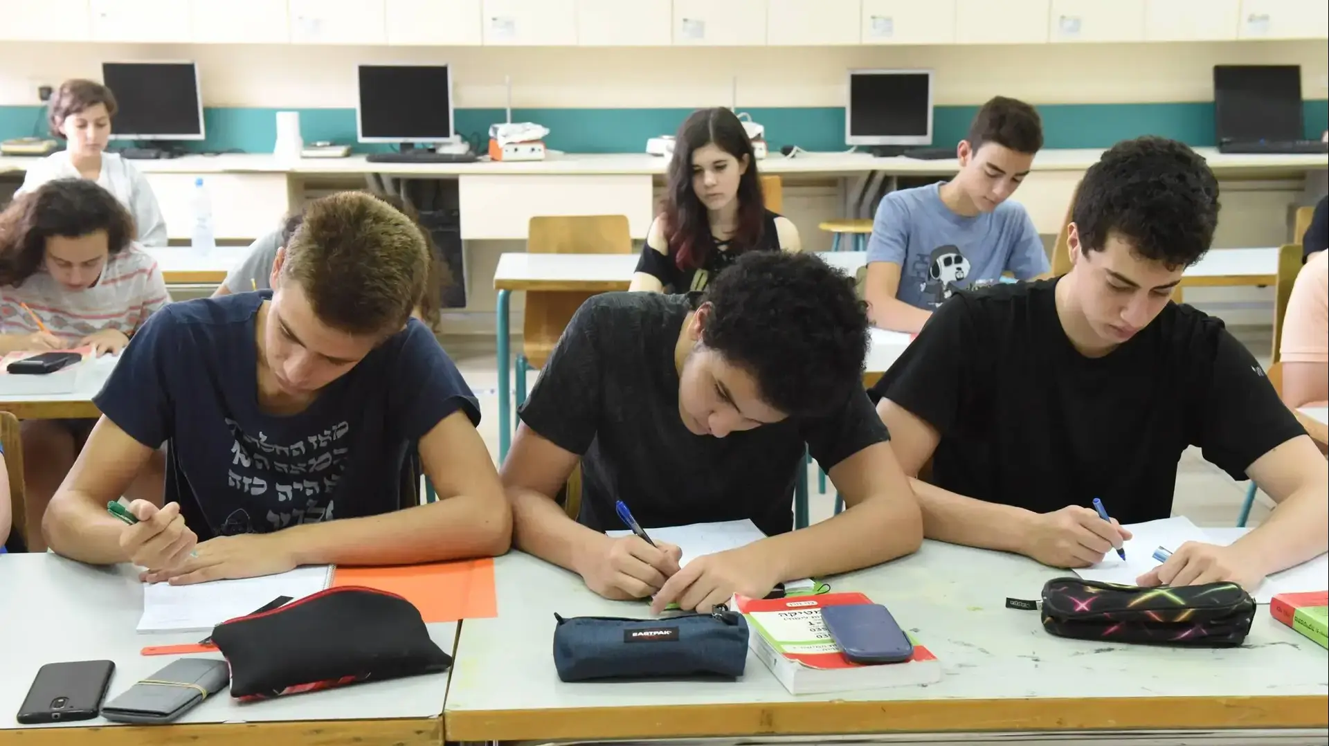 תלמידי תיכון למדעים ואומנויות ביום הראשון ללימודים, ירושלים, 1 בספטמבר 2017 תלמידי תיכון למדעים ואומנויות ביום הראשון ללימודים, ירושלים, 1 בספטמבר 2017