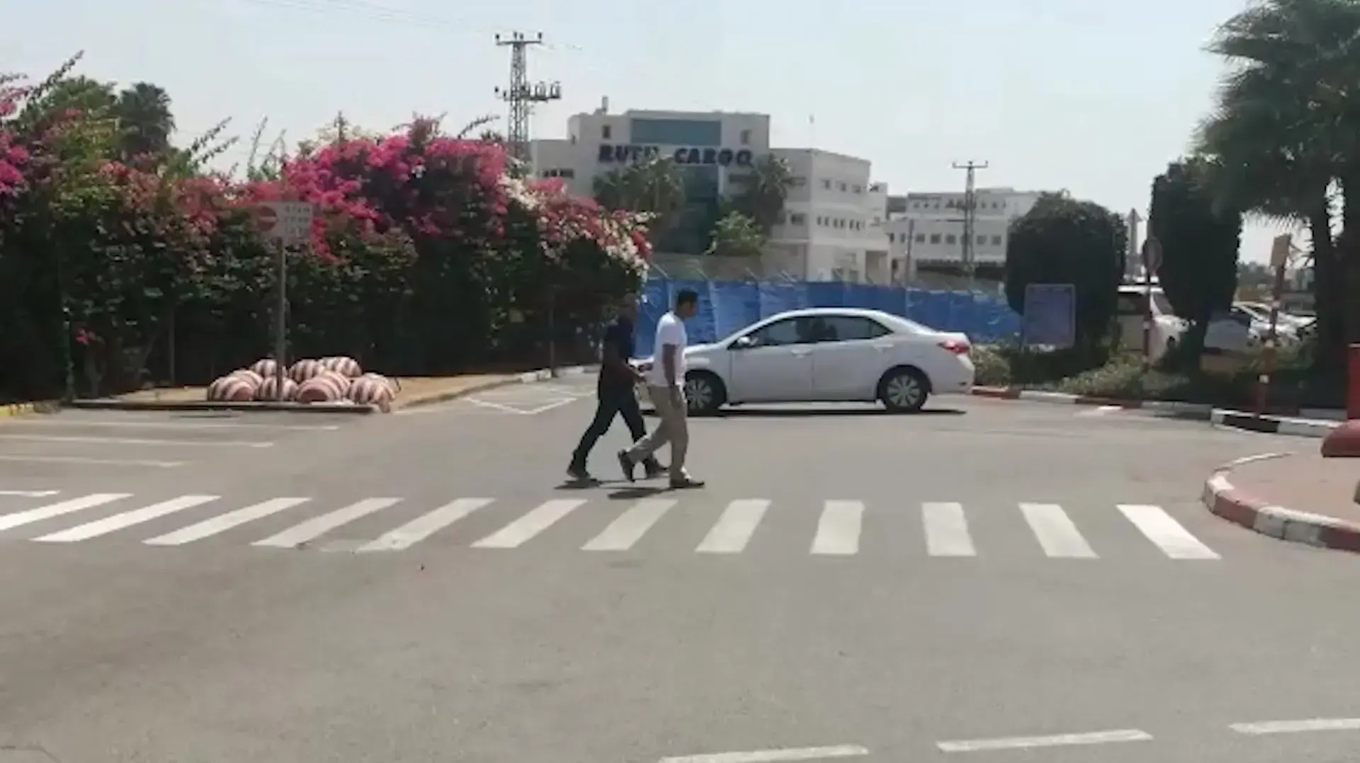 היועץ הפוליטי שלום שלמה מגיע למסור עדות בלהב 433 בלוד