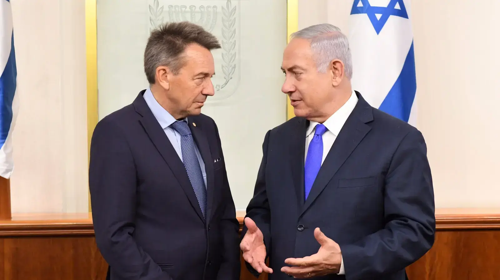 ראש הממשלה בנימין נתניהו נפגש בירושלים עם נשיא הצלב האדום ודן עמו בסוגיית החיילים והאזרחים המוחזקים בעזה 6 בספטמבר 2017 ראש הממשלה בנימין נתניהו נפגש בירושלים עם נשיא הצלב האדום ודן עמו בסוגיית החיילים והאזרחים המוחזקים בעזה 6 בספטמבר 2017