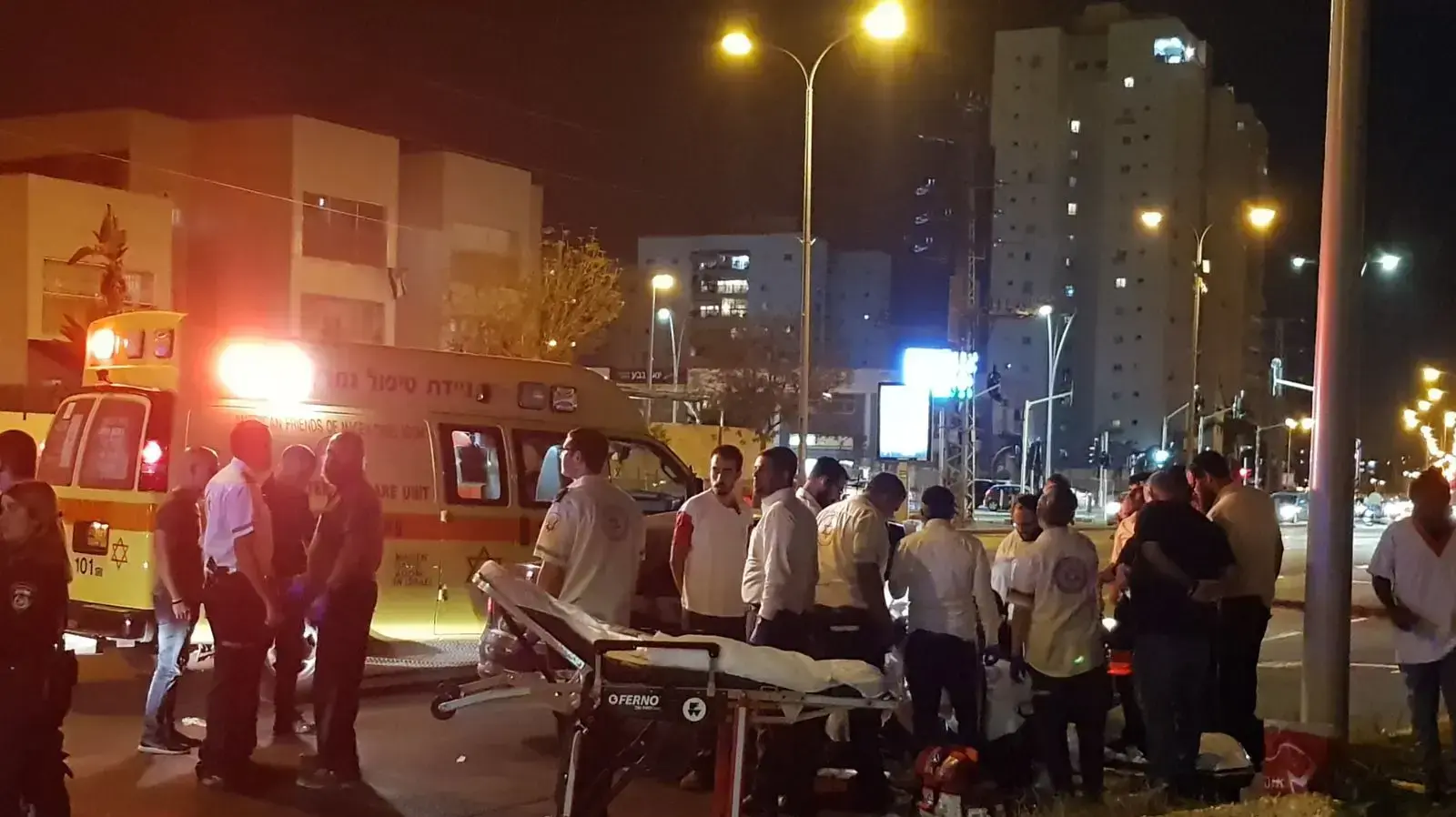 פצוע מירי בשדרות אלטלנה באשדוד 7/9/17 פצוע מירי בשדרות אלטלנה באשדוד 7/9/17