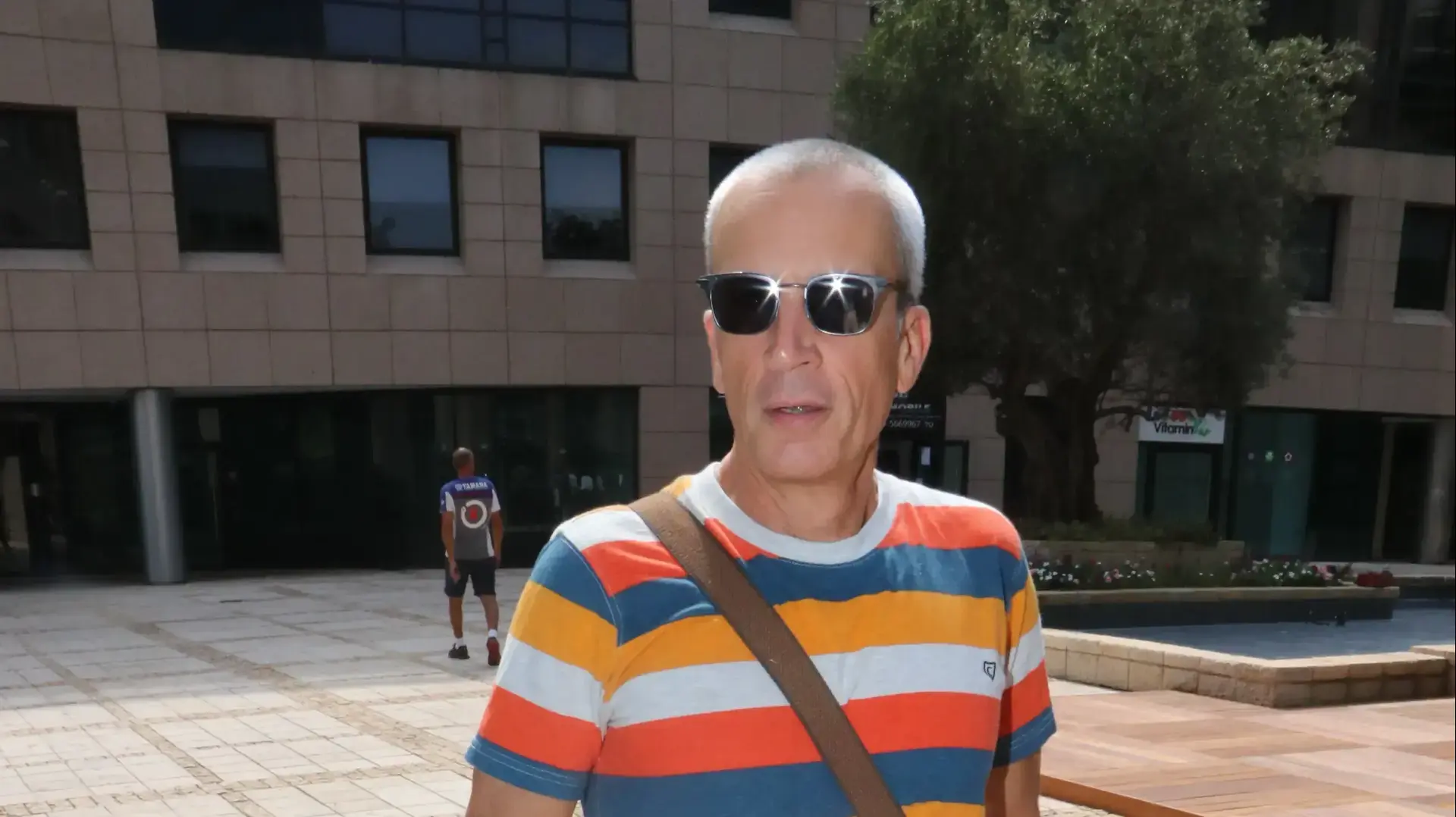 אברי גלעד אברי גלעד