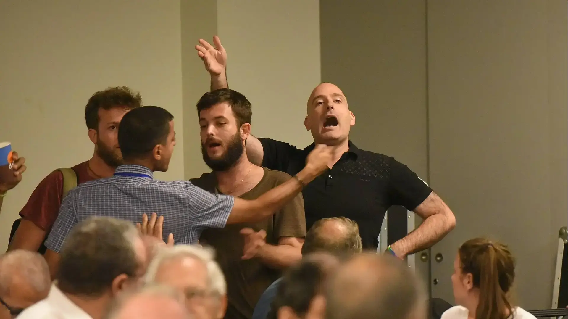 חברי מפלגת מרצ מתפרעים במהלך הועידה של המפלגה, גני התערוכה, תל אביב, 17 בספטמבר 2017 חברי מפלגת מרצ מתפרעים במהלך הועידה של המפלגה, גני התערוכה, תל אביב, 17 בספטמבר 2017