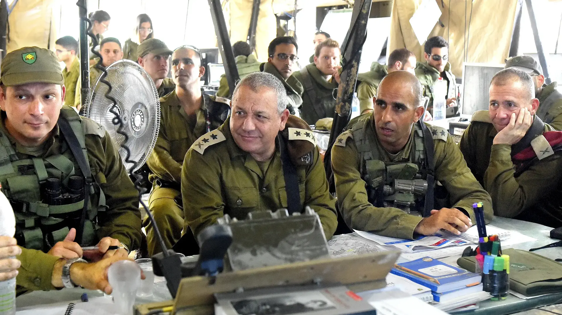 הרמטכ"ל גדי איזנקוט בראיון לוואלה NEWS! במהלך תרגיל הגיס הצפוני הרמטכ"ל גדי איזנקוט בראיון לוואלה NEWS! במהלך תרגיל הגיס הצפוני