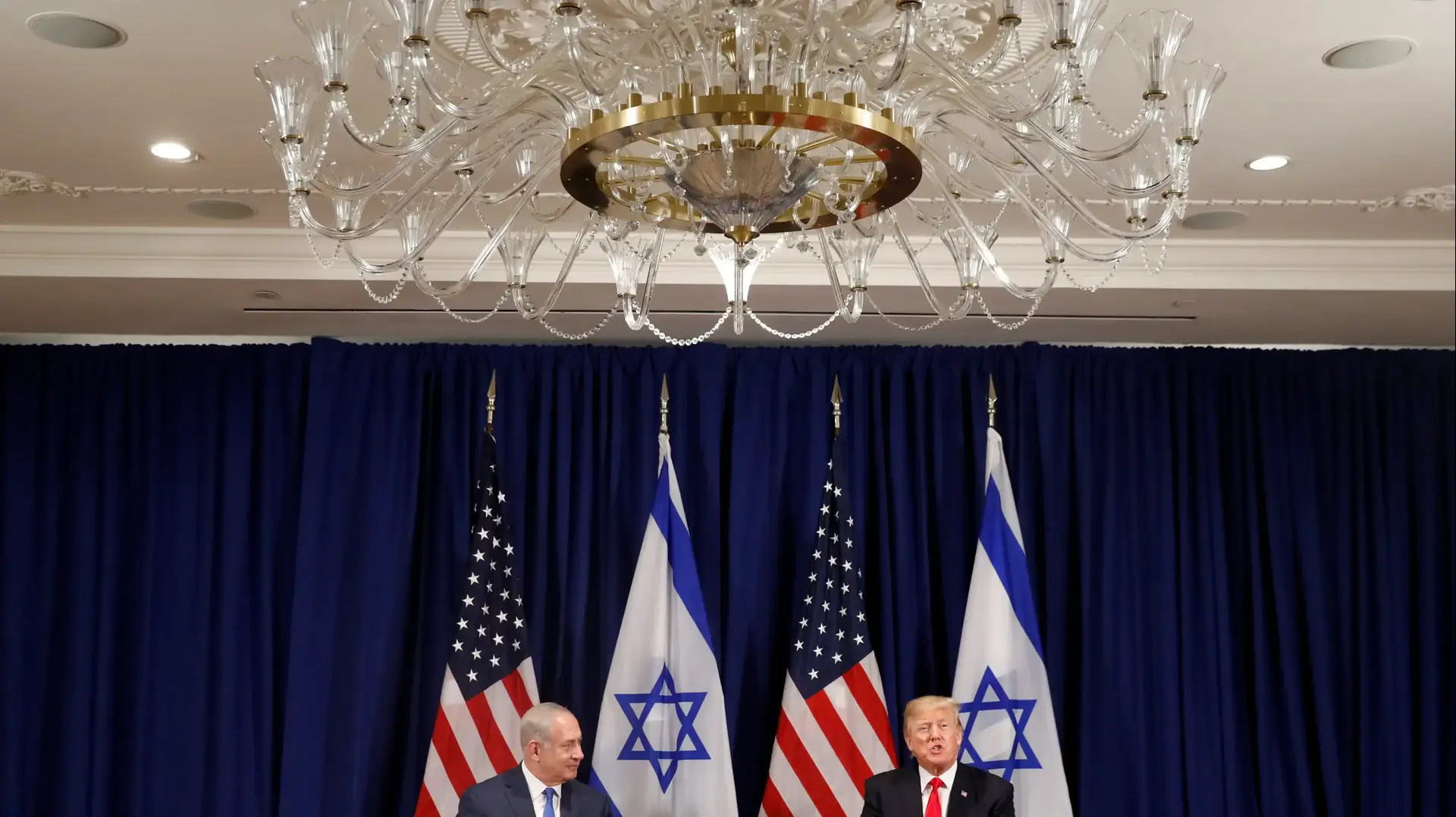 ראש הממשלה בנימין נתניהו ונשיא ארה"ב דונלד טראמפ בפתח פגישתם בניו יורק ראש הממשלה בנימין נתניהו ונשיא ארה"ב דונלד טראמפ בפתח פגישתם בניו יורק