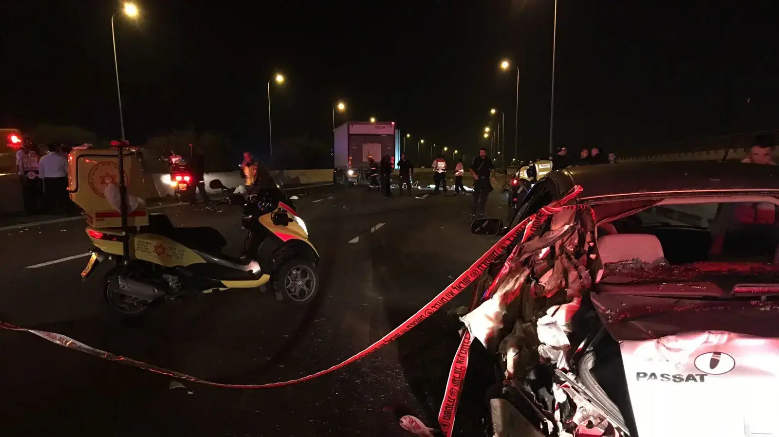 זירת התאונה סמוך למחלף חולות בכביש 4. 19 בספטמבר 2017 זירת התאונה סמוך למחלף חולות בכביש 4. 19 בספטמבר 2017