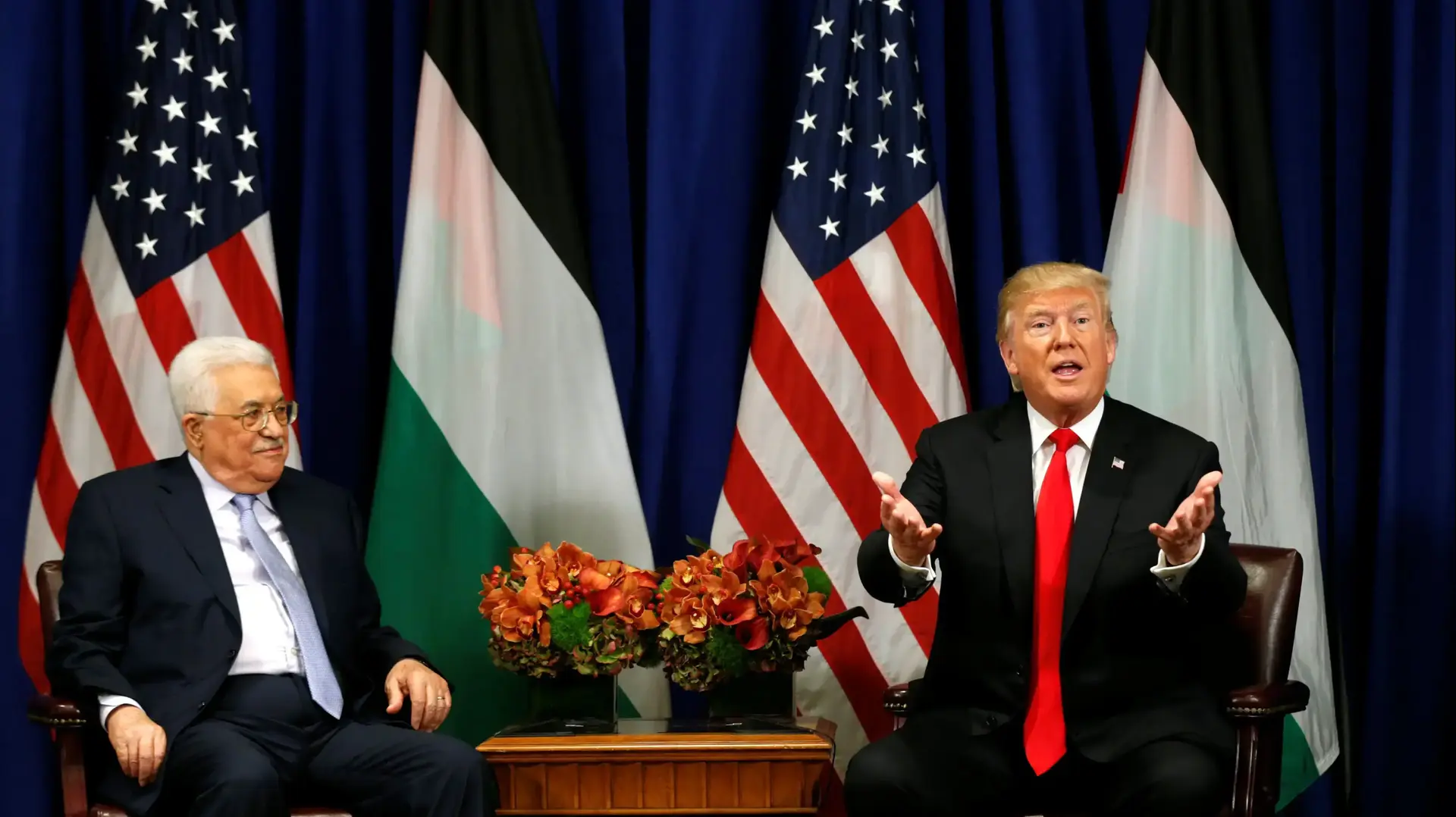 נשיא ארצות הברית דונלד טראמפ ויו"ר הרשות הפלסטינית אבו מאזן בפגישתם בניו יורק, ספטמבר 2017 נשיא ארצות הברית דונלד טראמפ ויו"ר הרשות הפלסטינית אבו מאזן בפגישתם בניו יורק, ספטמבר 2017