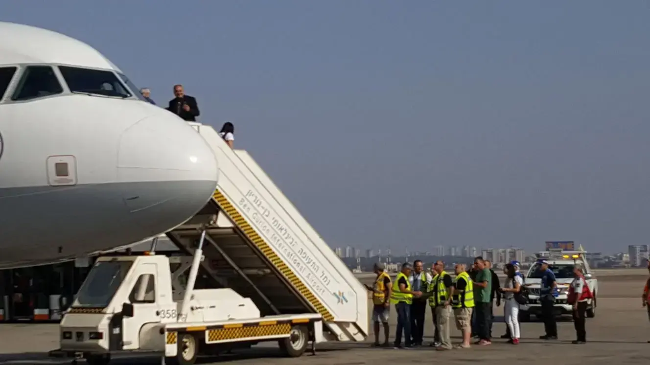 מטוס מבצע נחיתת חירום בנתב"ג 21.9.17 מטוס מבצע נחיתת חירום בנתב"ג 21.9.17