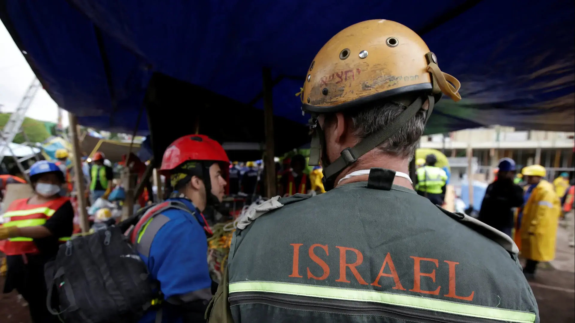 משלחת צה"ל וצוותי חילוץ מקסיקניים פועלים לחילוץ נפגעים מרעידת האדמה במקסיקו סיטי. 23 בספטמבר 2017 משלחת צה"ל וצוותי חילוץ מקסיקניים פועלים לחילוץ נפגעים מרעידת האדמה במקסיקו סיטי. 23 בספטמבר 2017