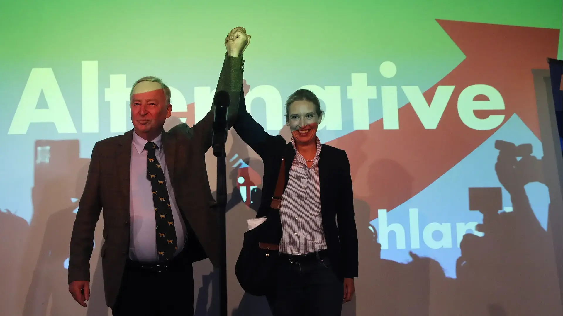 ראשי מפלגת afd, אליס ויידל ואלסנדר גאולנד לאחר הבחירות בגרמניה, 24 בספטמבר 2017 ראשי מפלגת afd, אליס ויידל ואלסנדר גאולנד לאחר הבחירות בגרמניה, 24 בספטמבר 2017