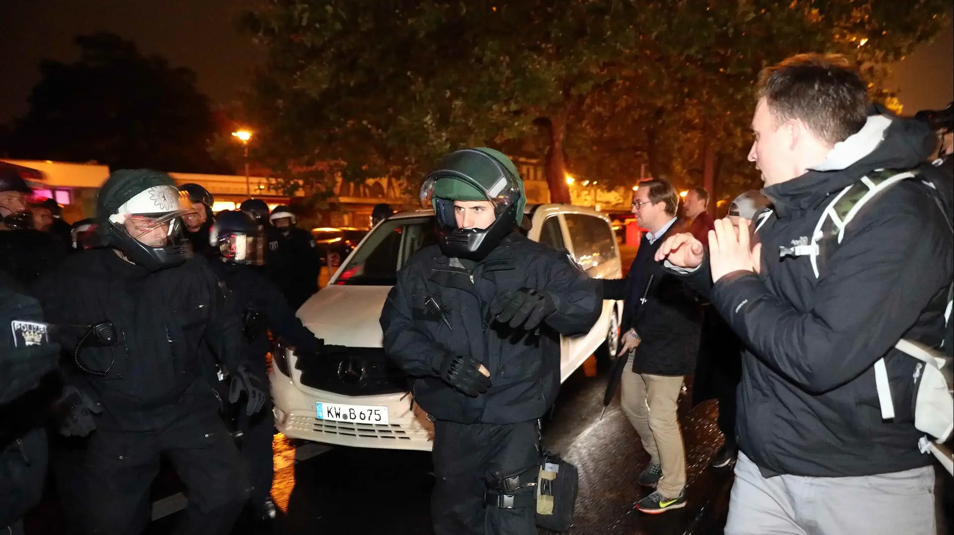 הפגנות נגד מפלגת הימין הקיצוני "אלטרנטיבה בגרמניה" לאחר הבחירות, ברלין, 25 בספטמבר 2017 הפגנות נגד מפלגת הימין הקיצוני "אלטרנטיבה בגרמניה" לאחר הבחירות, ברלין, 25 בספטמבר 2017